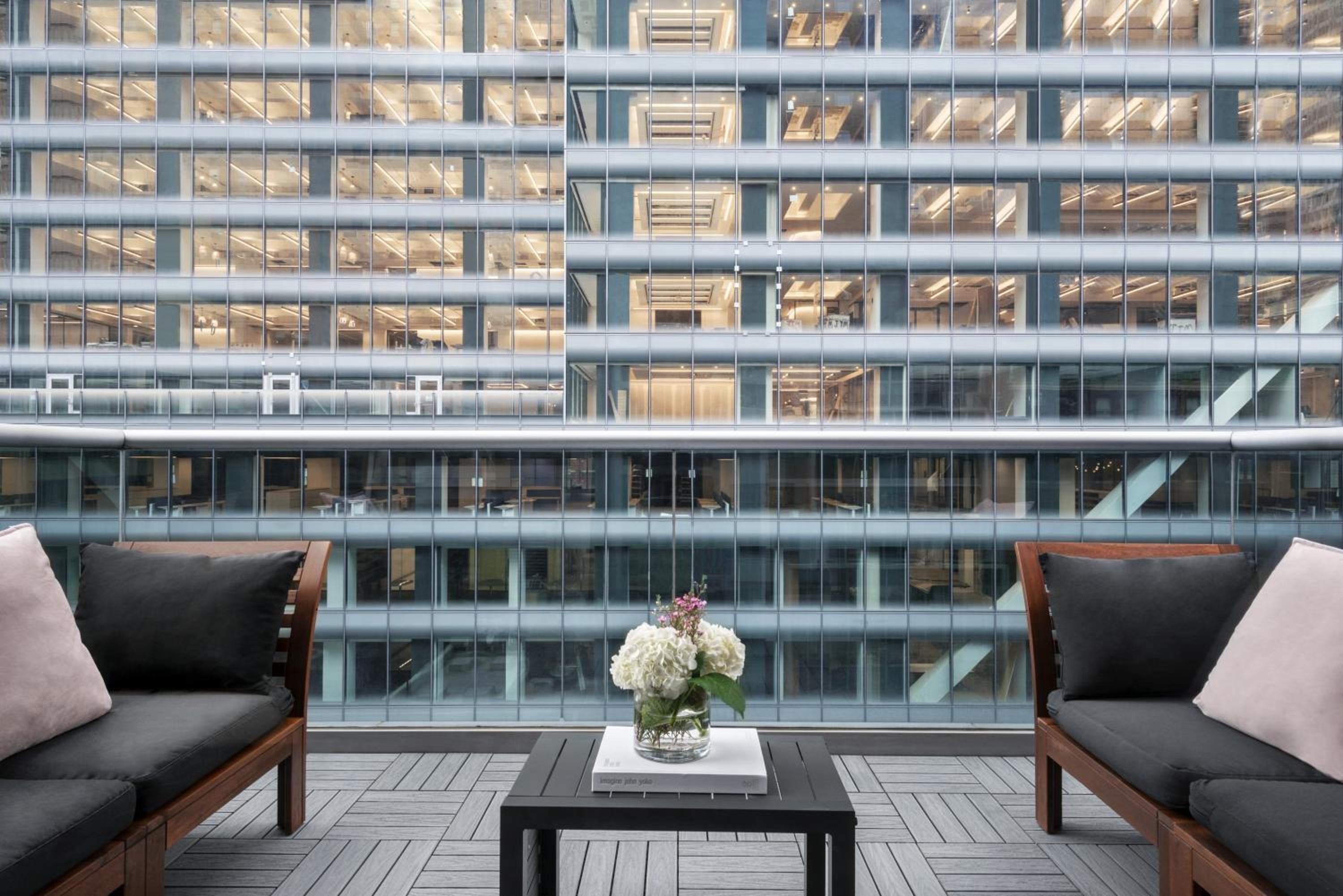 Skyline Junior Suite Terrace thumbnail 5