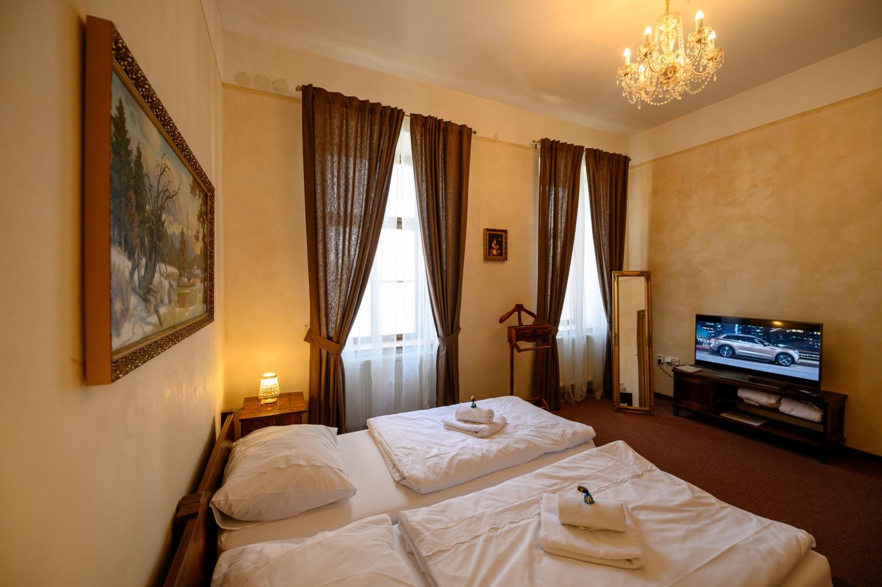 Deluxe Double Room with Shower photo 3