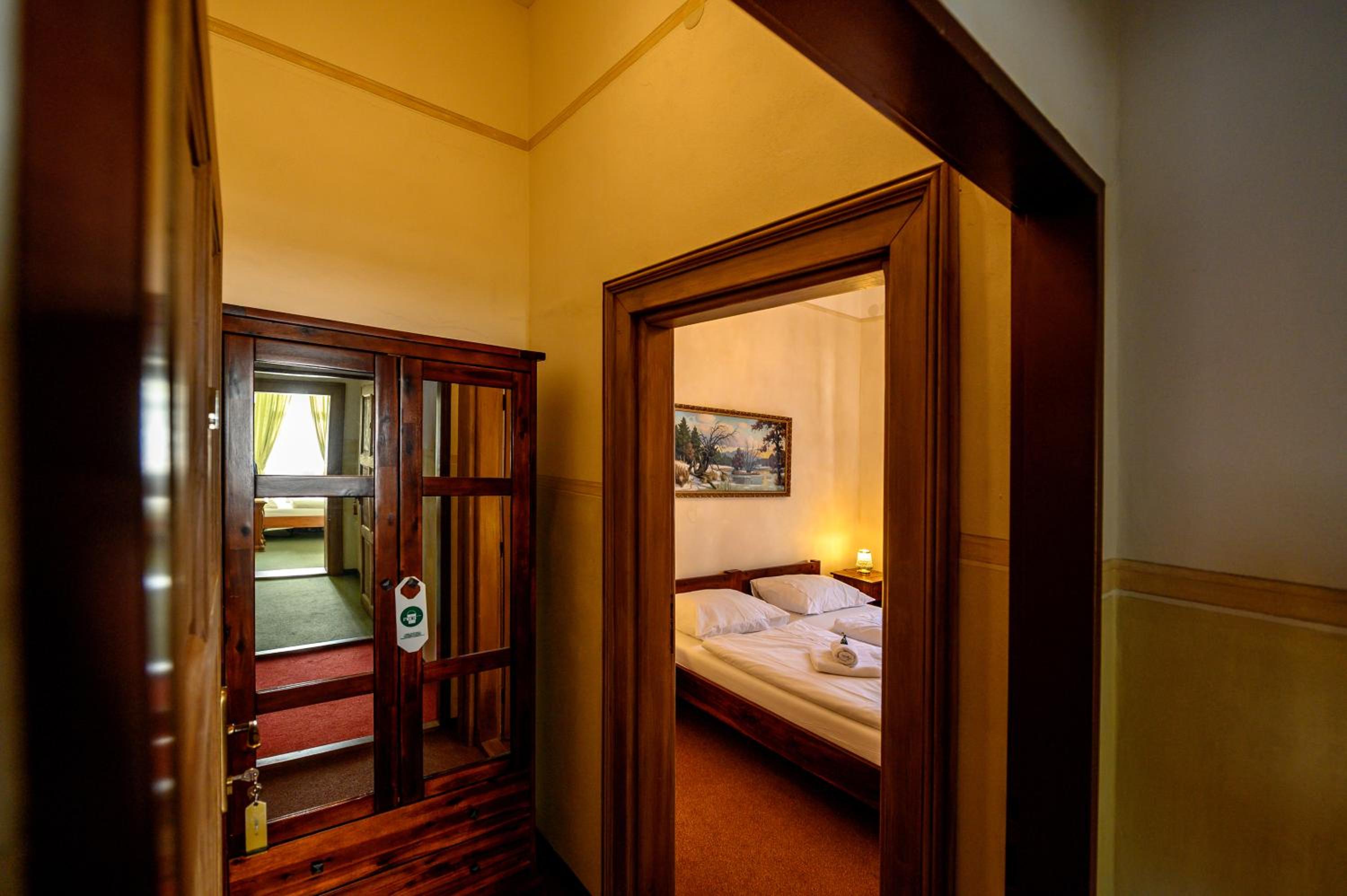 Deluxe Double Room with Shower photo 1