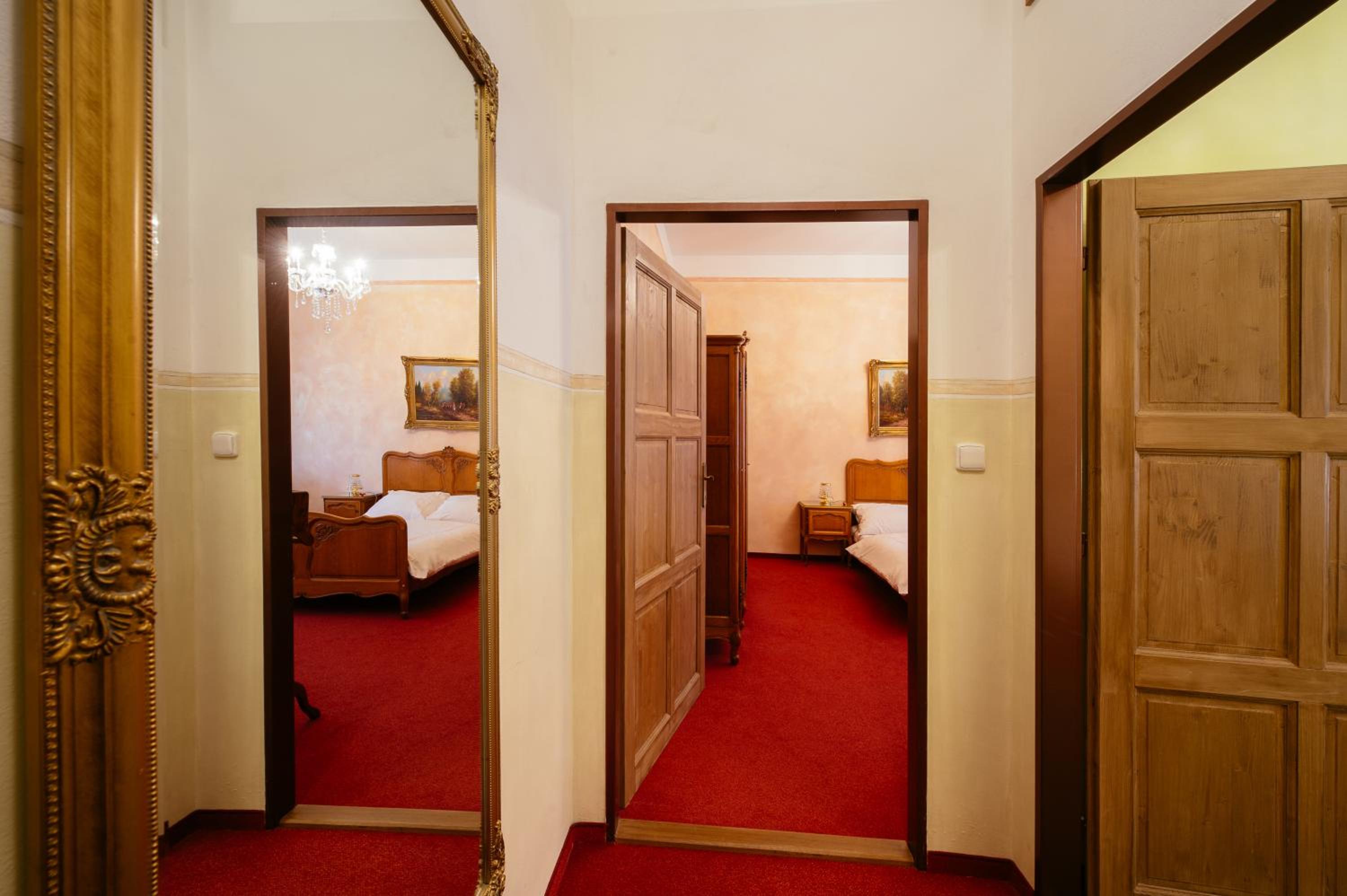 Deluxe Suite photo 1