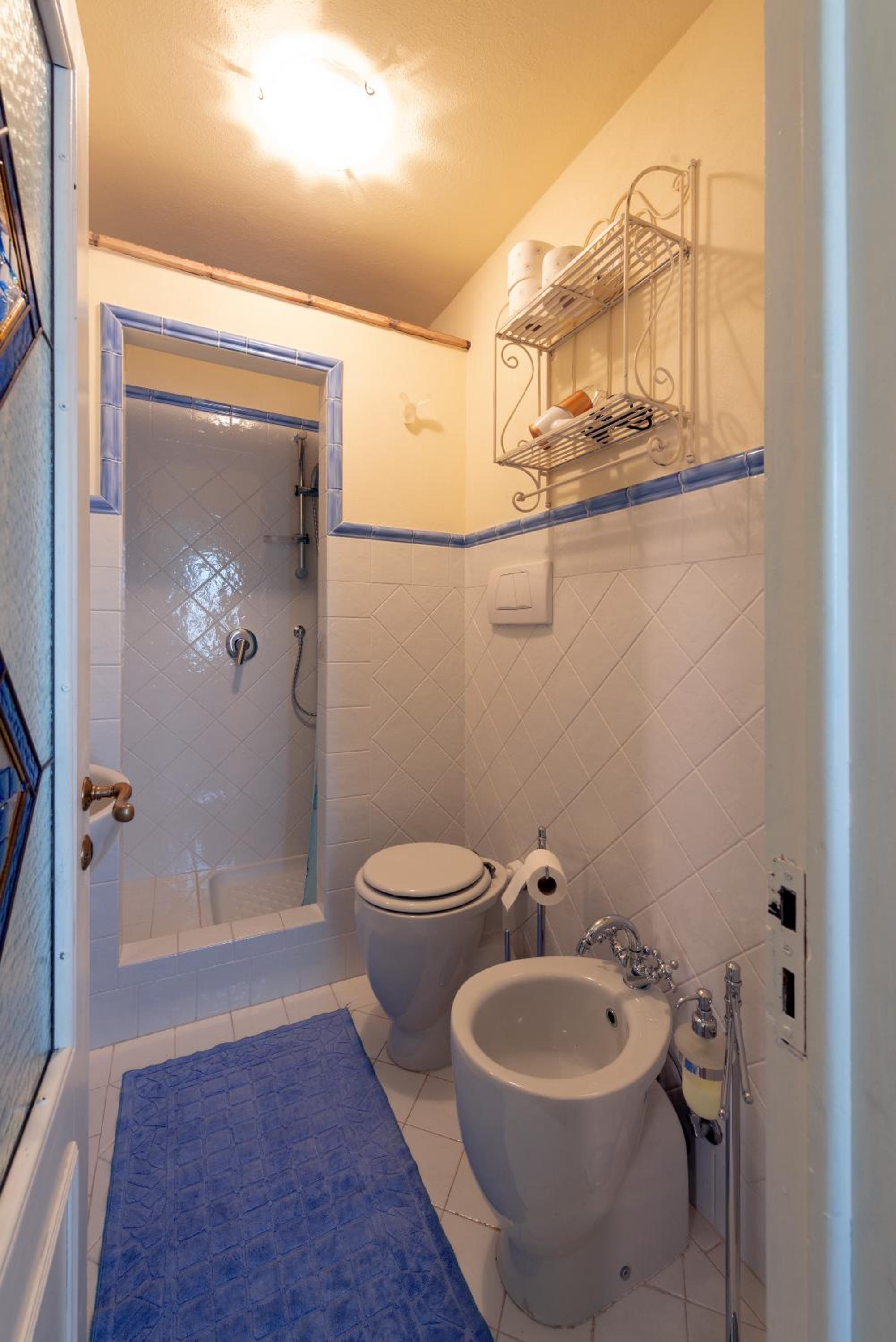 Deluxe Apartment photo 2