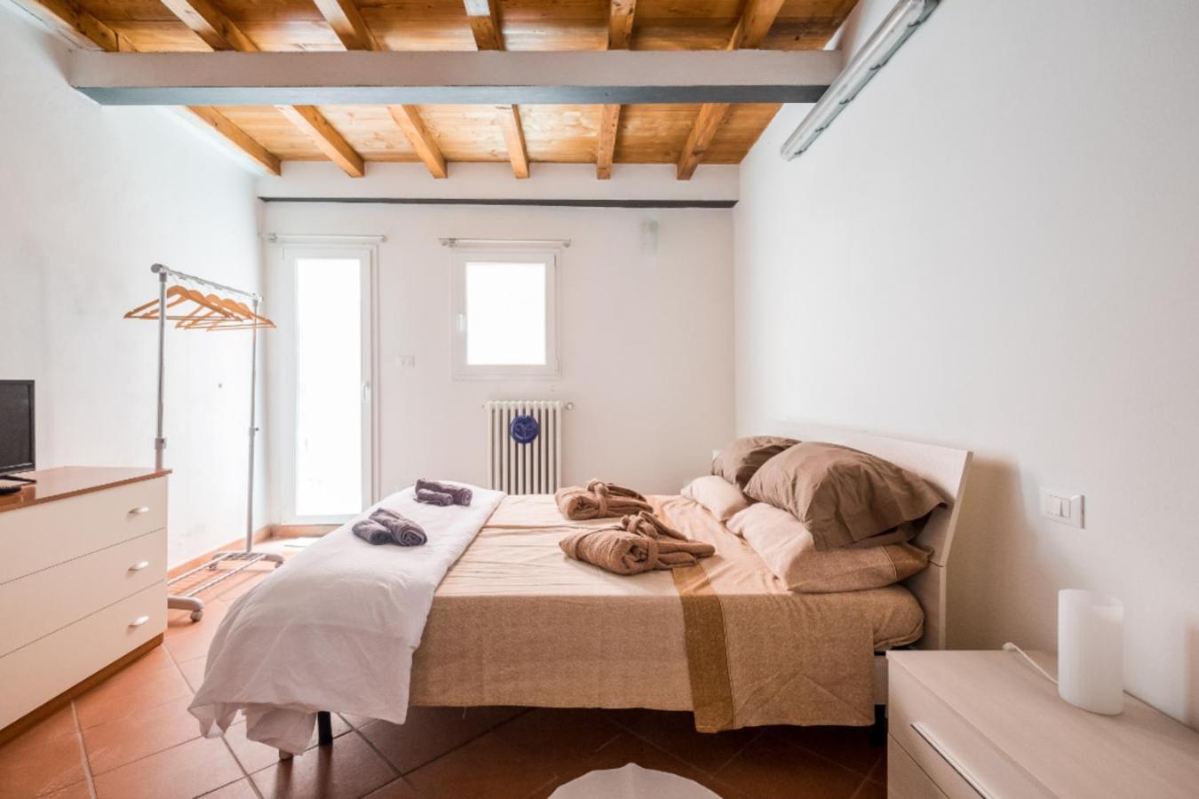 One-Bedroom Apartment - Photo 1