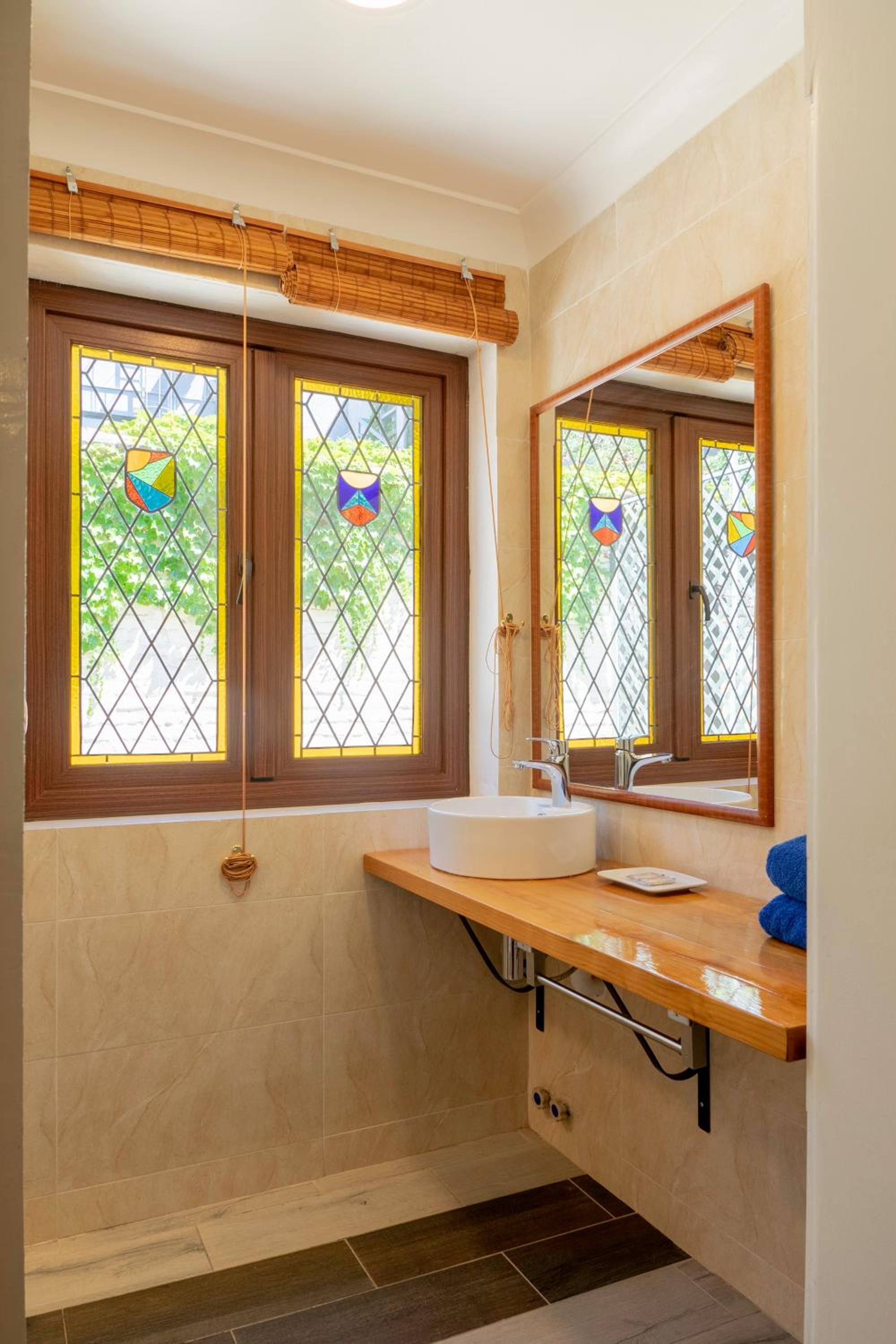 Triple Family Room with Private Bathroom photo 2