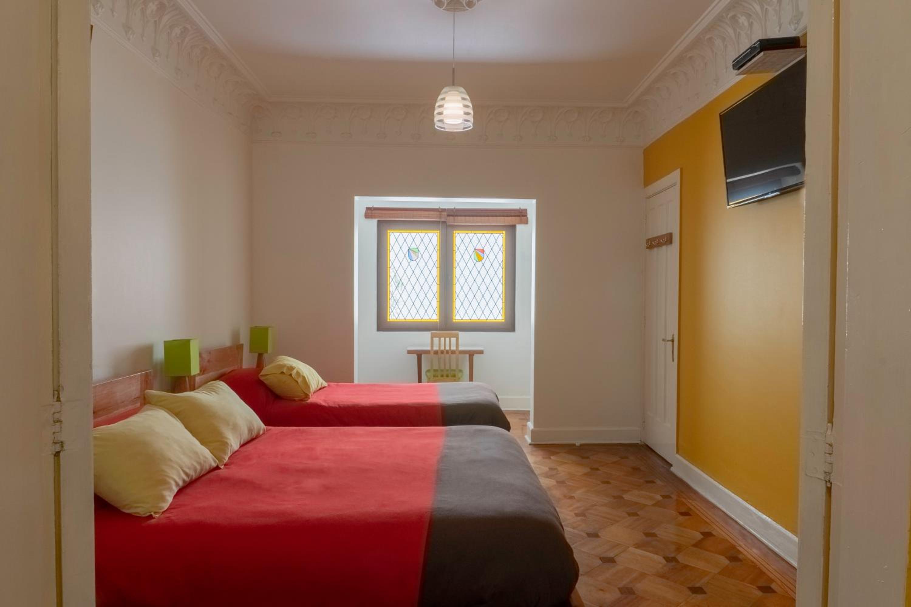 Twin Room with Private Bathroom photo 3