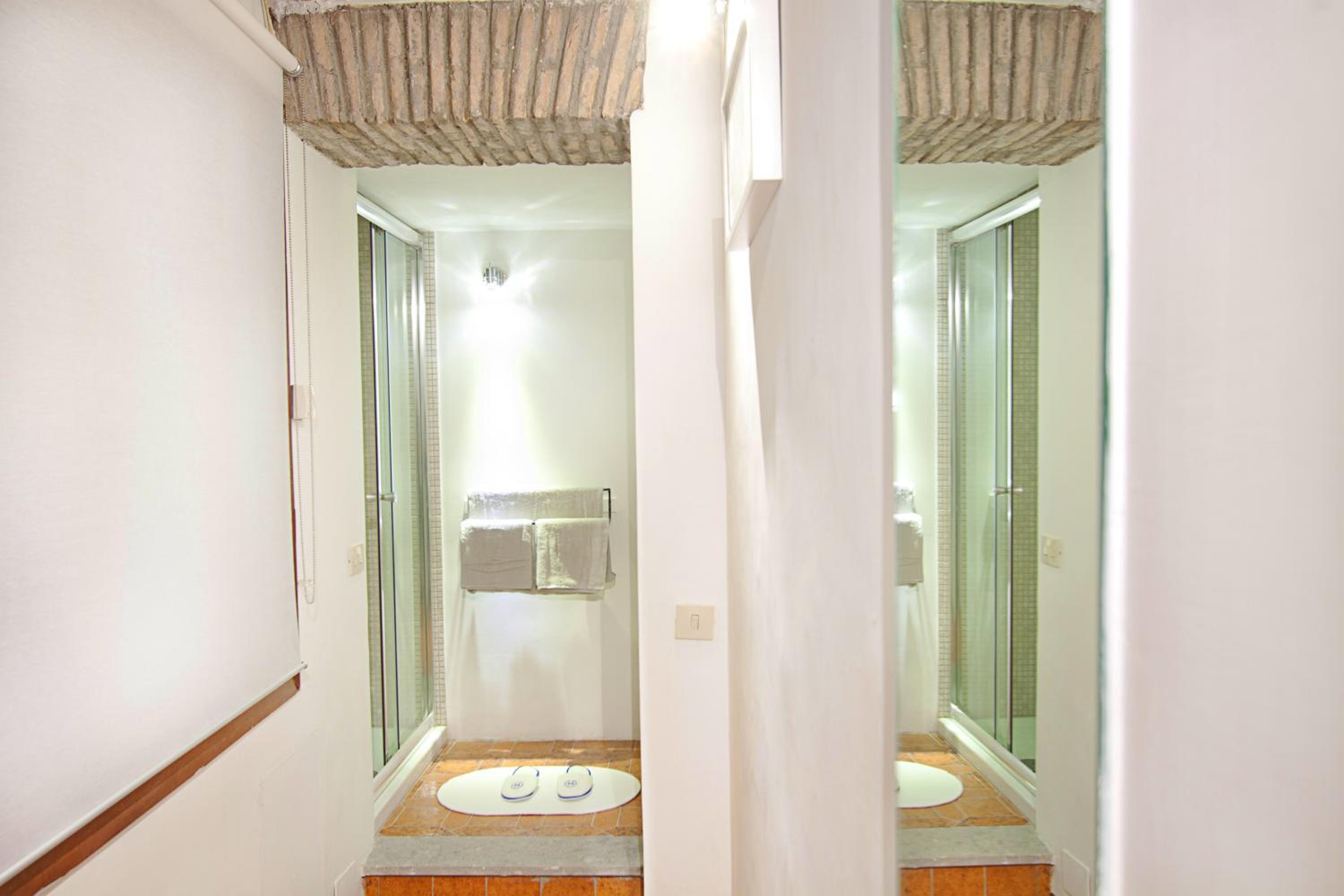 Superior Two-bedroom Two-bathrooms apartment