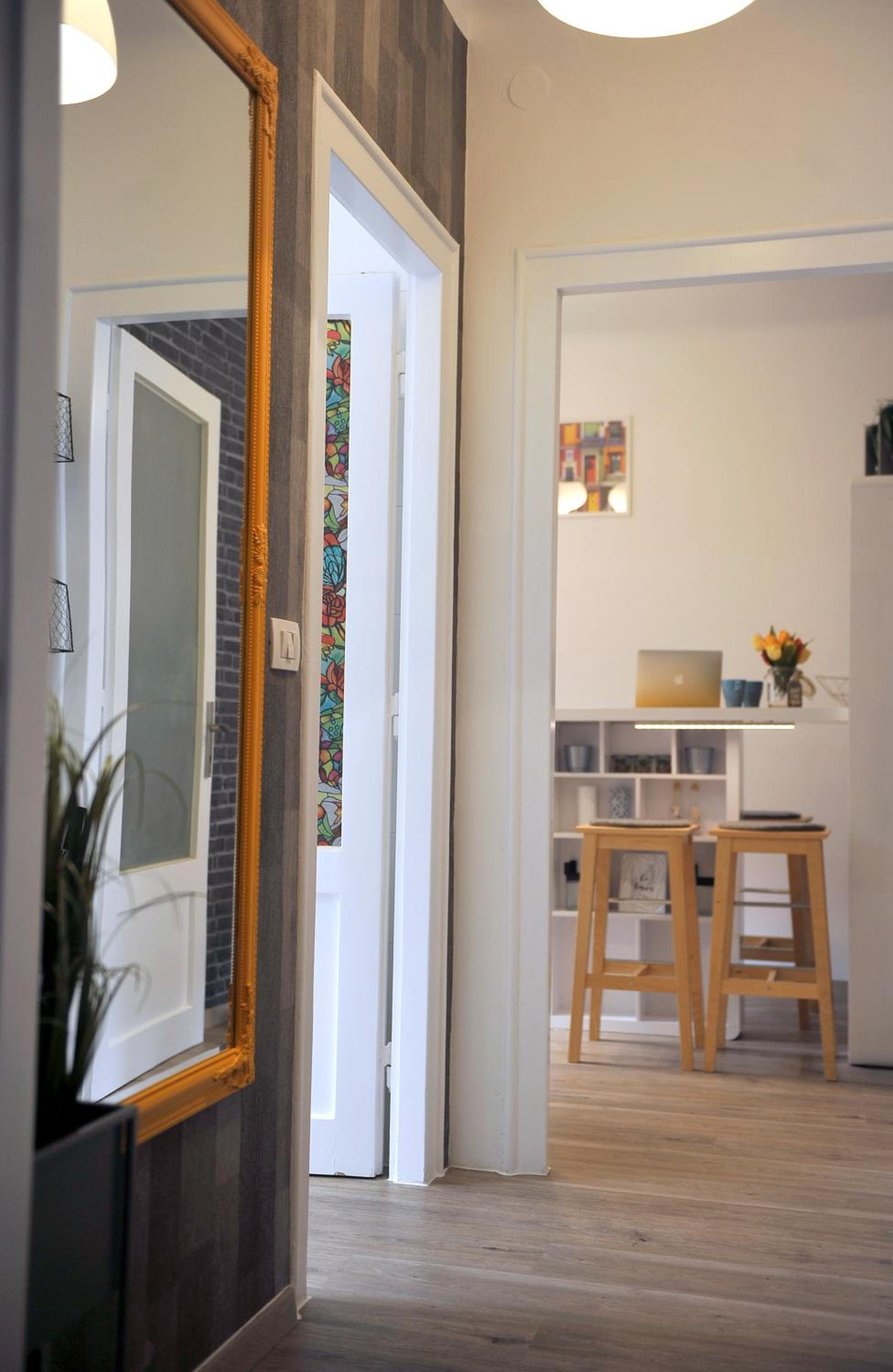 Studio Apartment - Photo 14