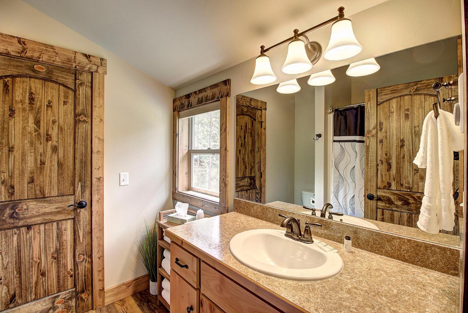 Tamarack Cabin photo 3