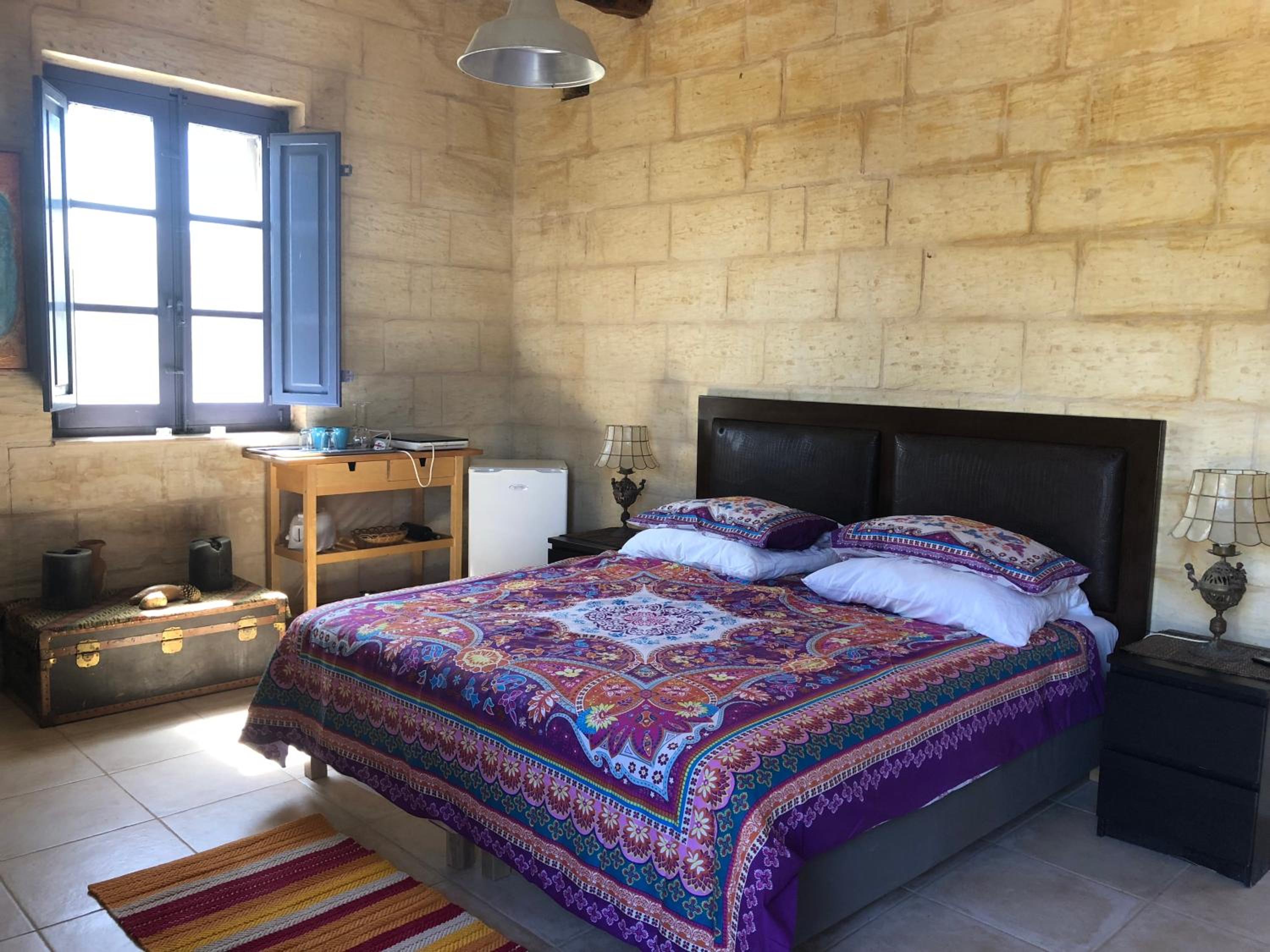 Double Room with Private Bathroom - Photo 2