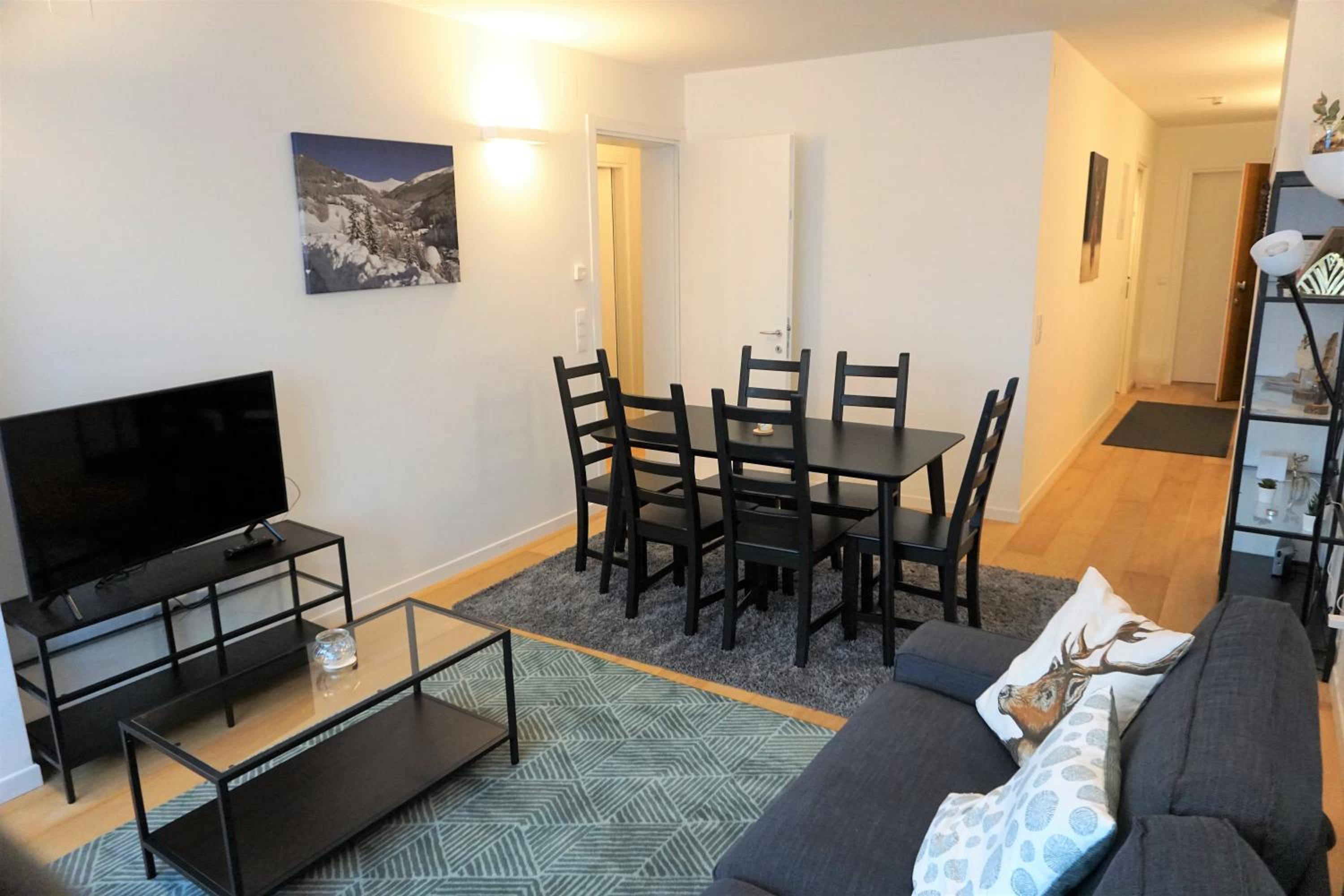 Three-Bedroom Apartment photo 3