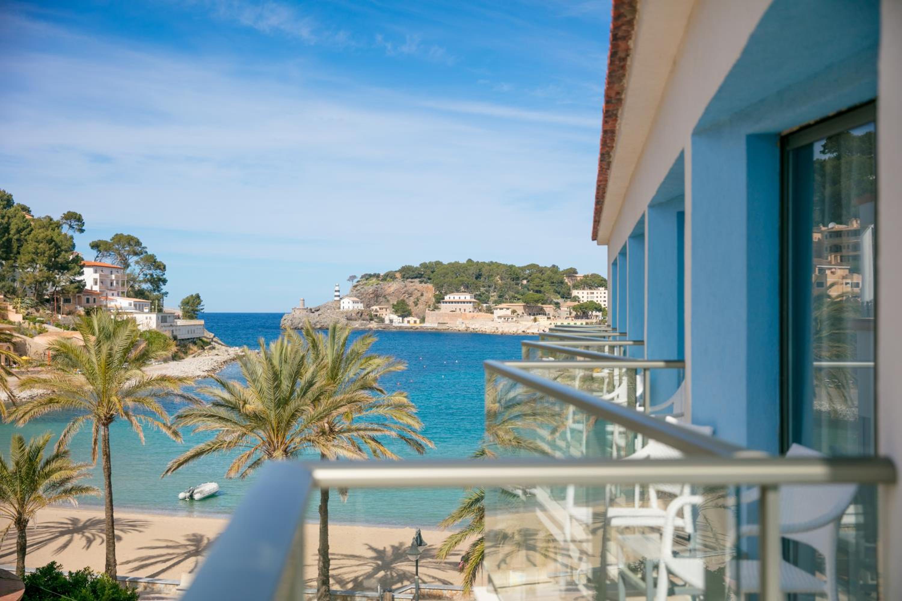 Single Room with Balcony with lateral sea view photo 2