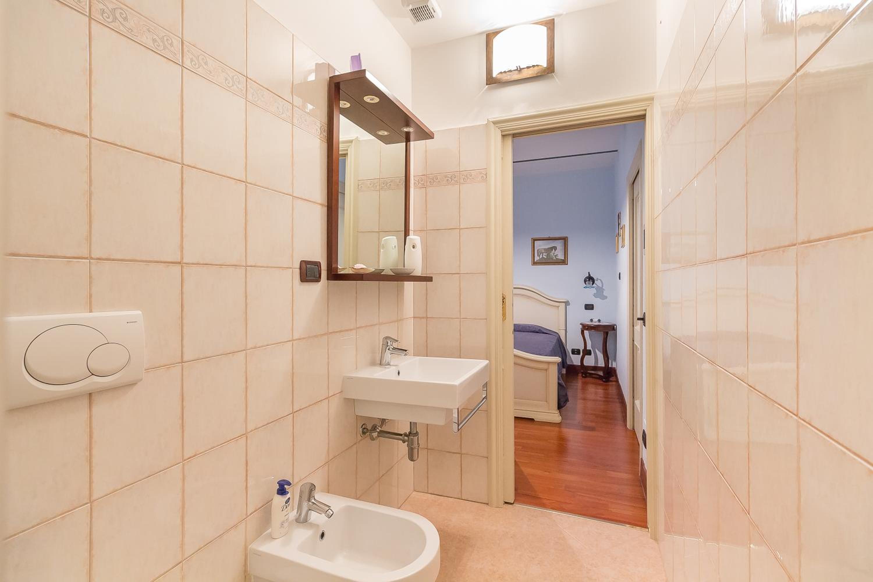 Standard Double Room - Photo 3
