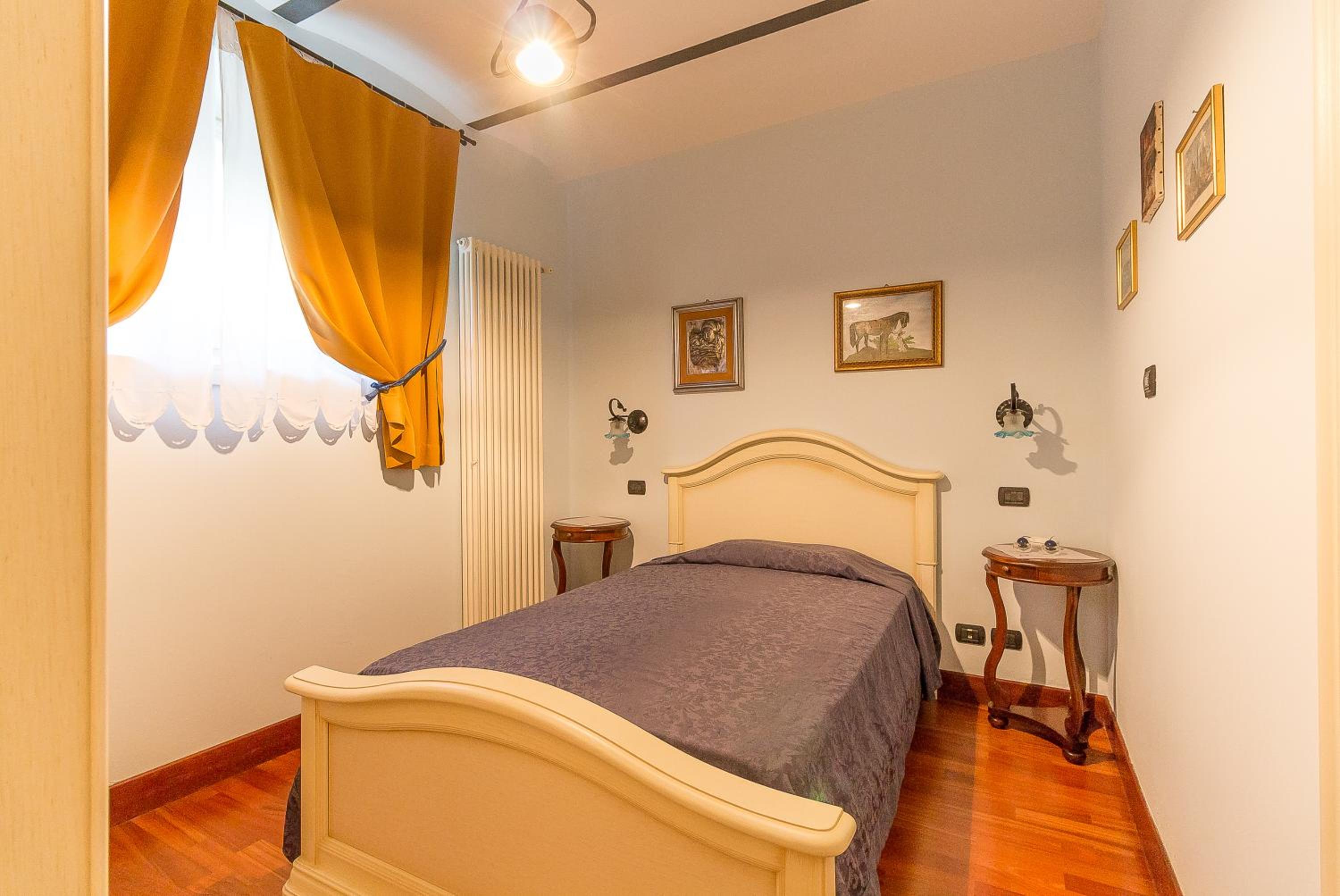 Single Room photo 1