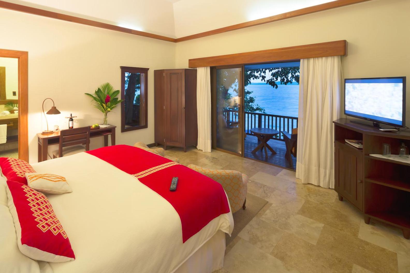 Lake View Jr Suite King - Photo 10