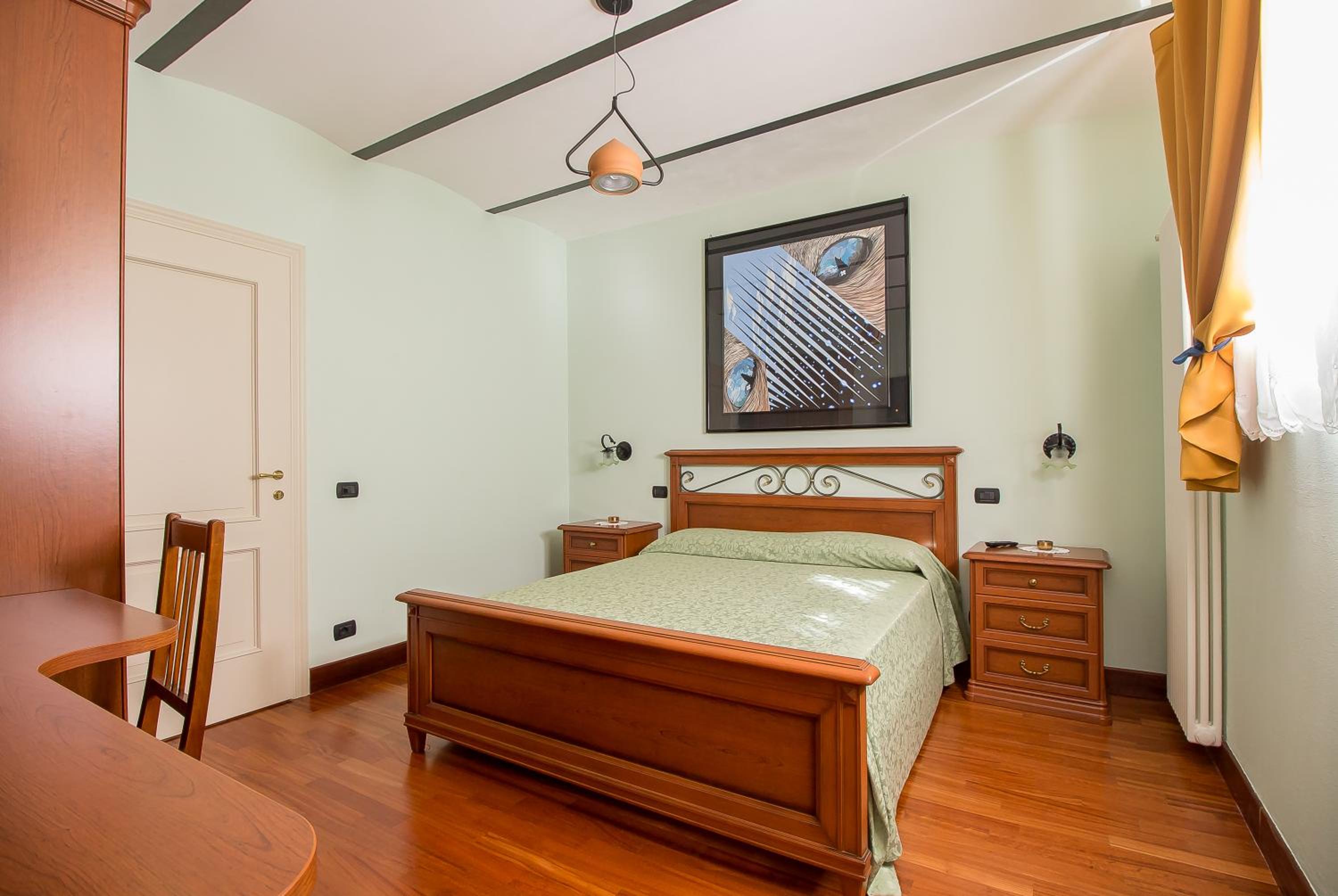 Standard Double Room - Photo 6