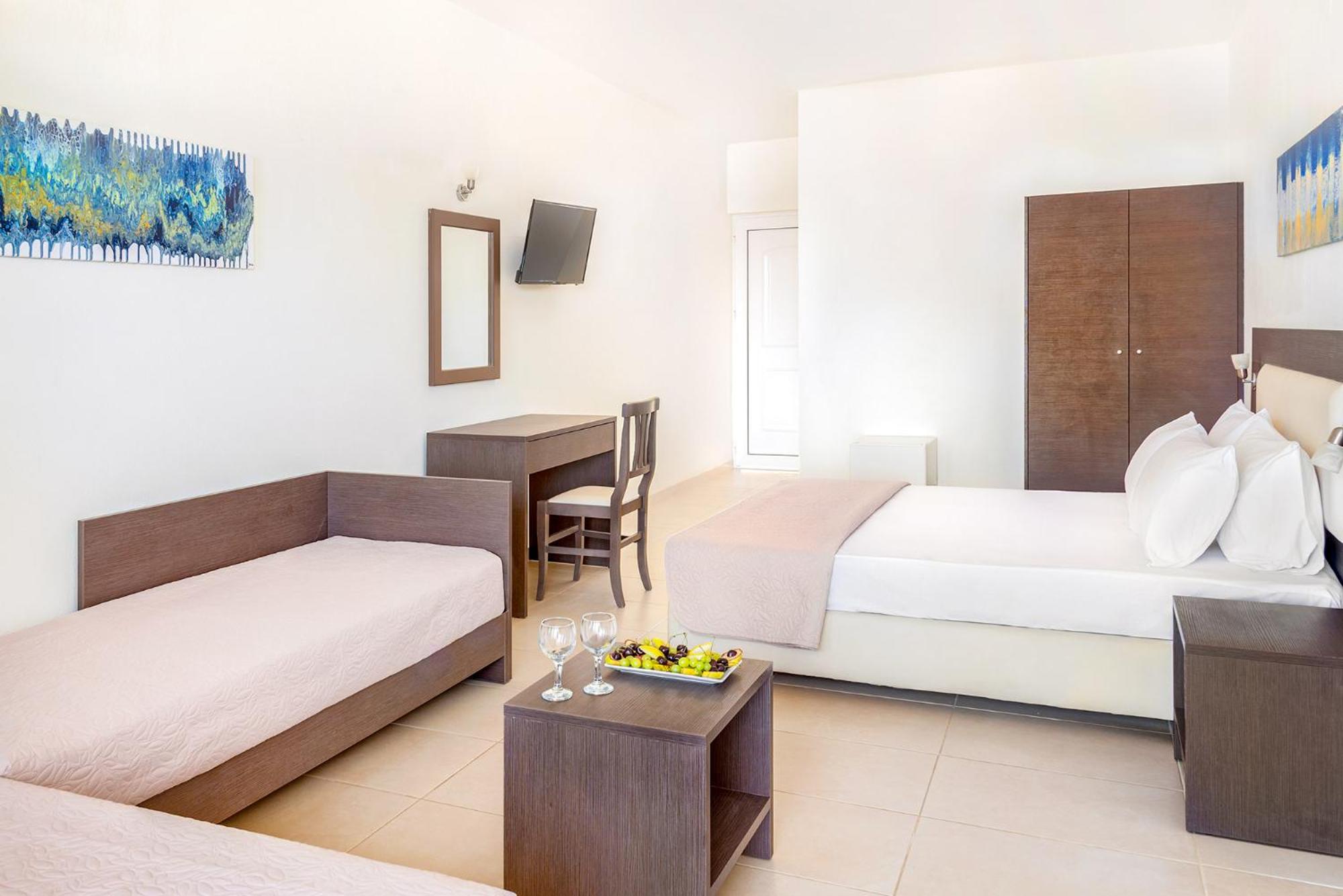 Family Room with Sea View - Photo 2