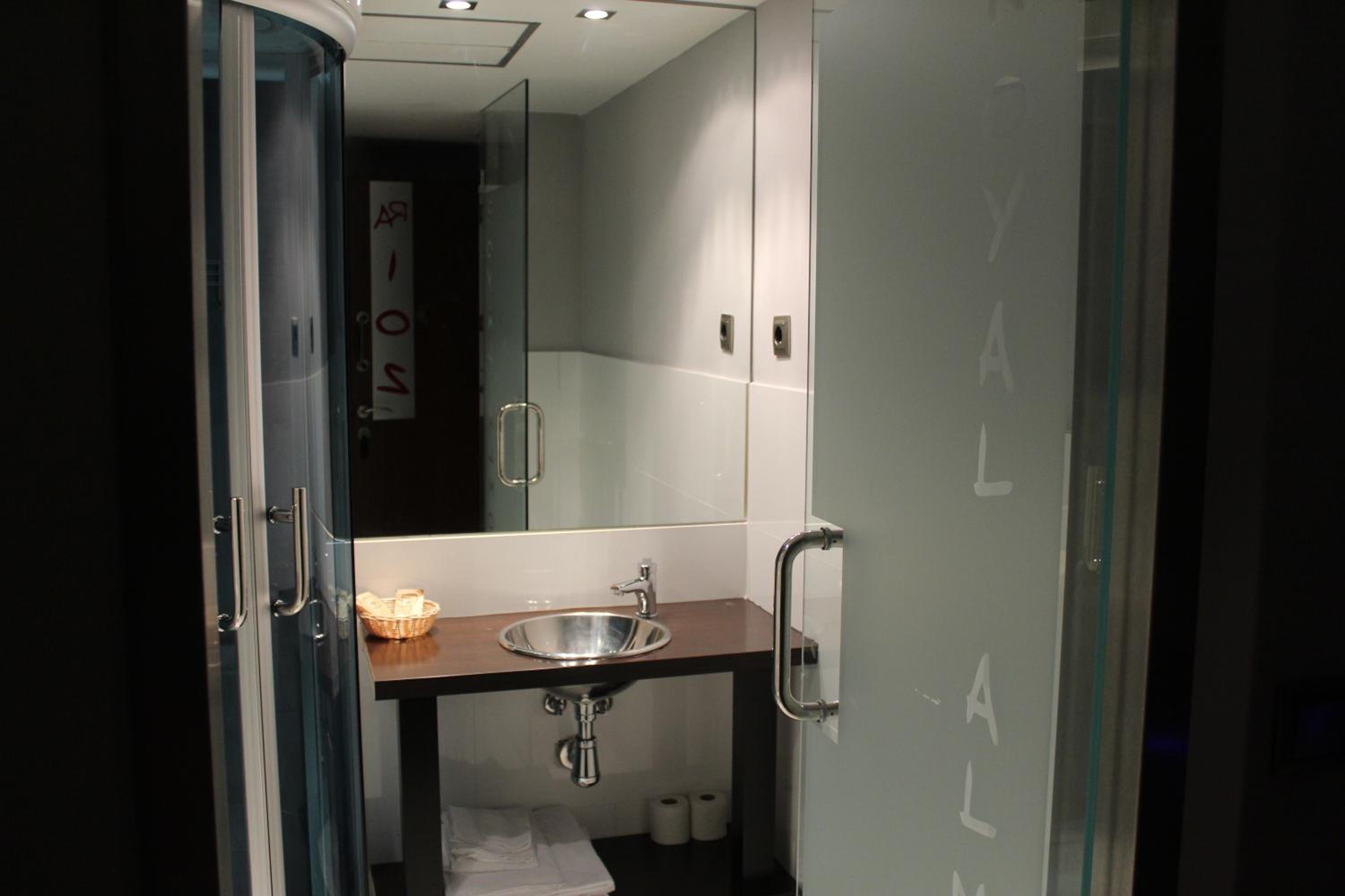 Deluxe Double Room with Balcony photo 2
