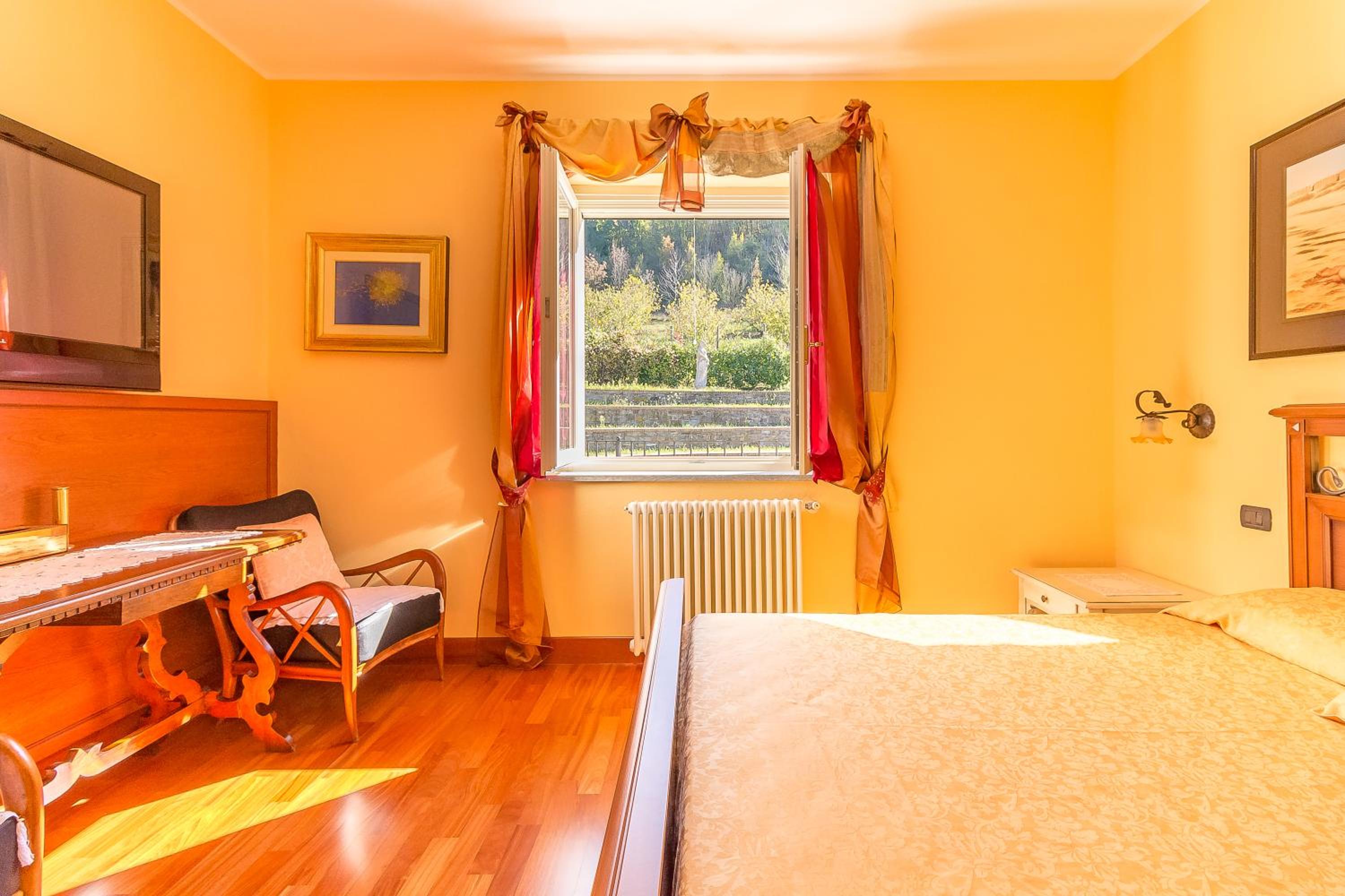 Deluxe Room - Photo 13