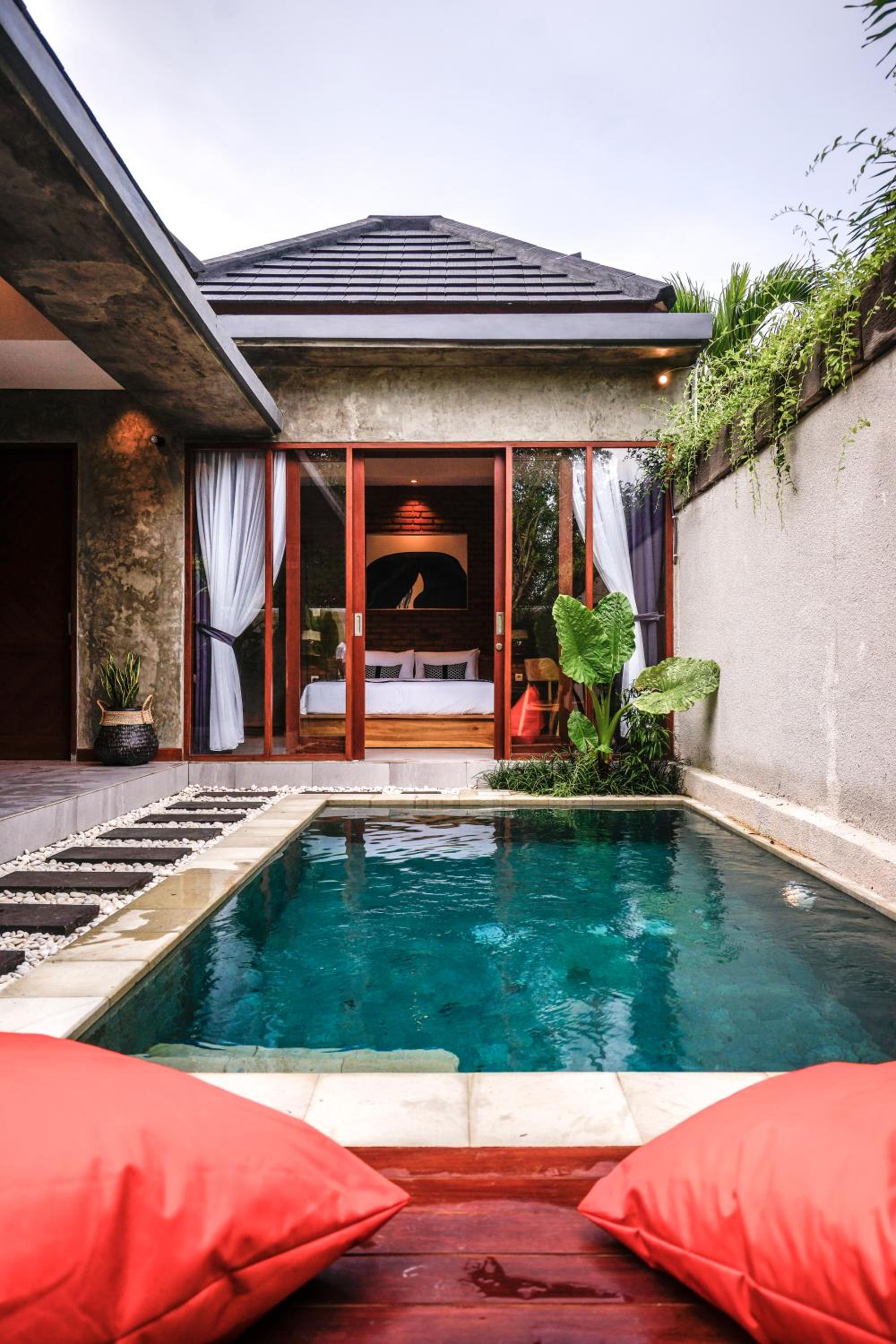 One-Bedroom Villa with Private Pool - Photo 14