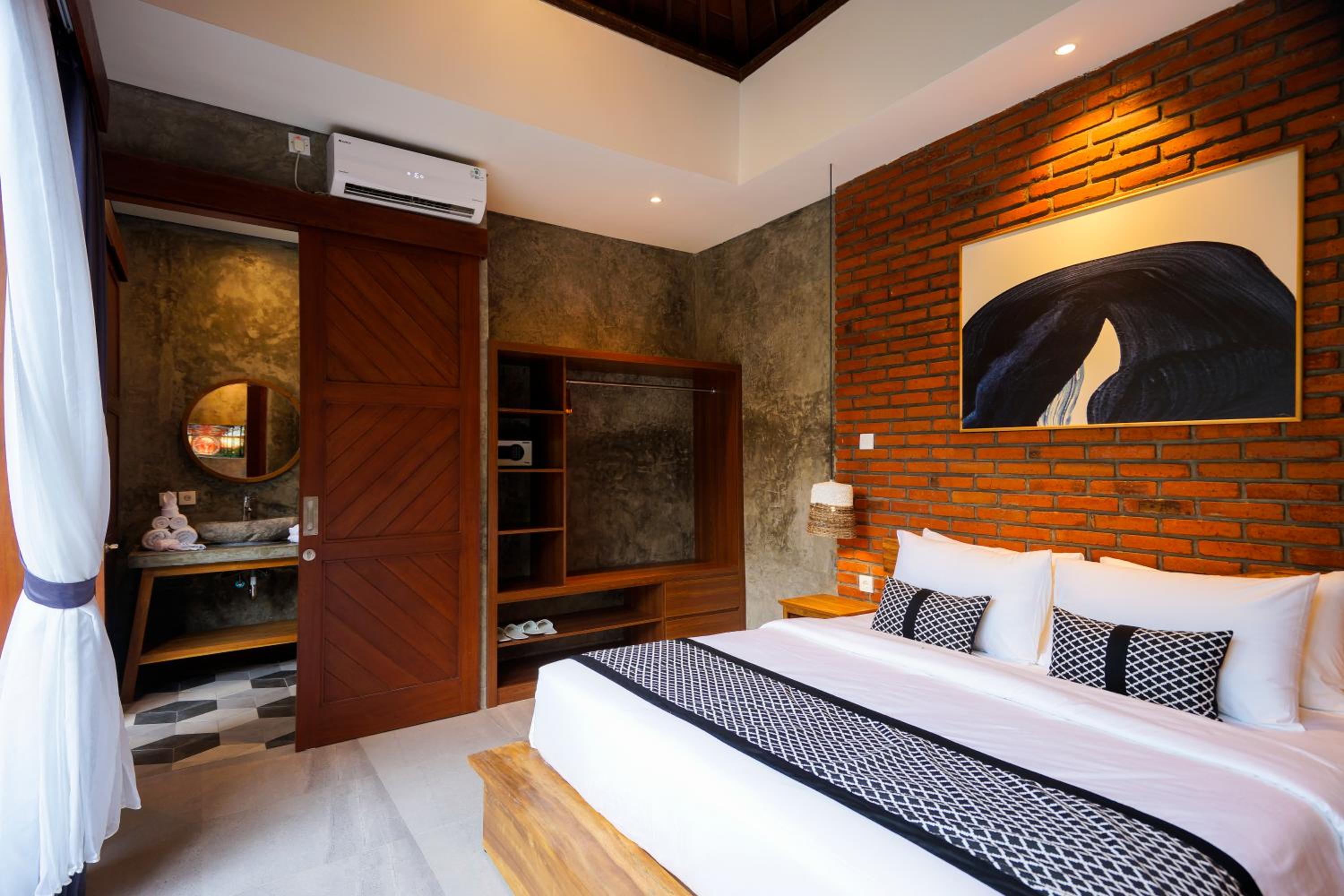 One-Bedroom Villa with Private Pool - Photo 24