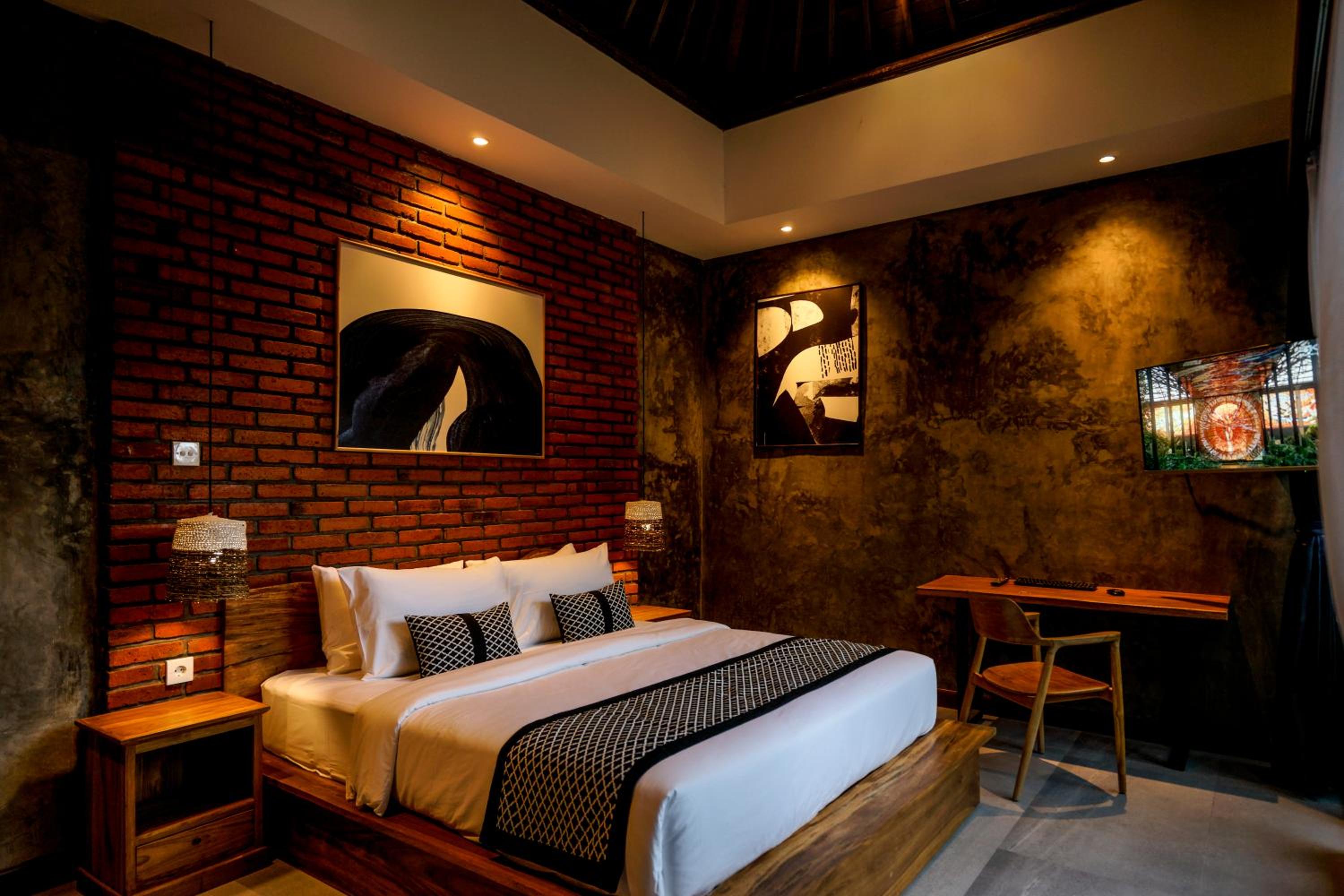 One-Bedroom Villa with Private Pool - Photo 25