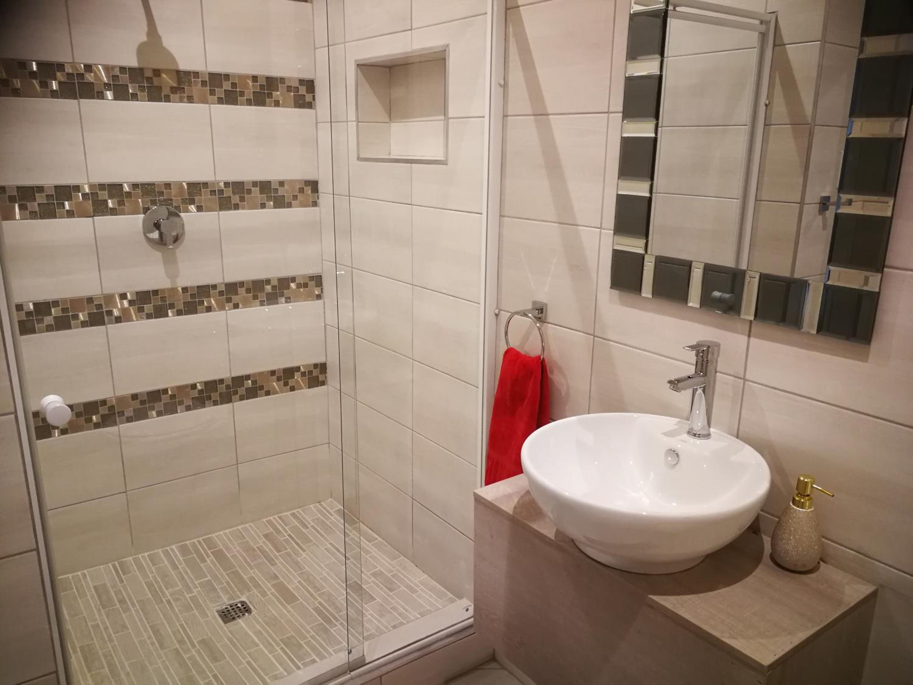 Deluxe Double Room with Shower - Photo 5