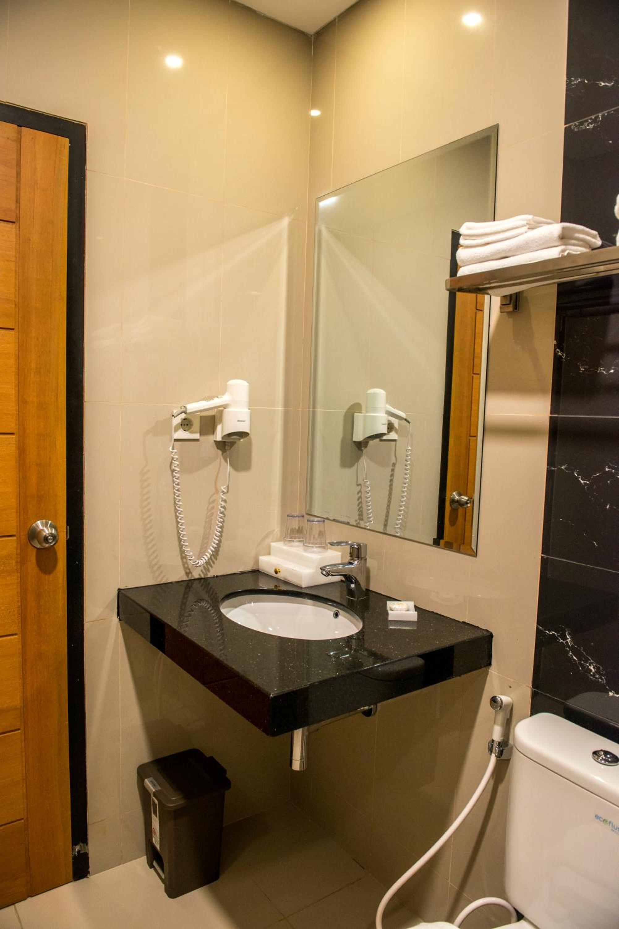 Superior Twin Room - Photo 4