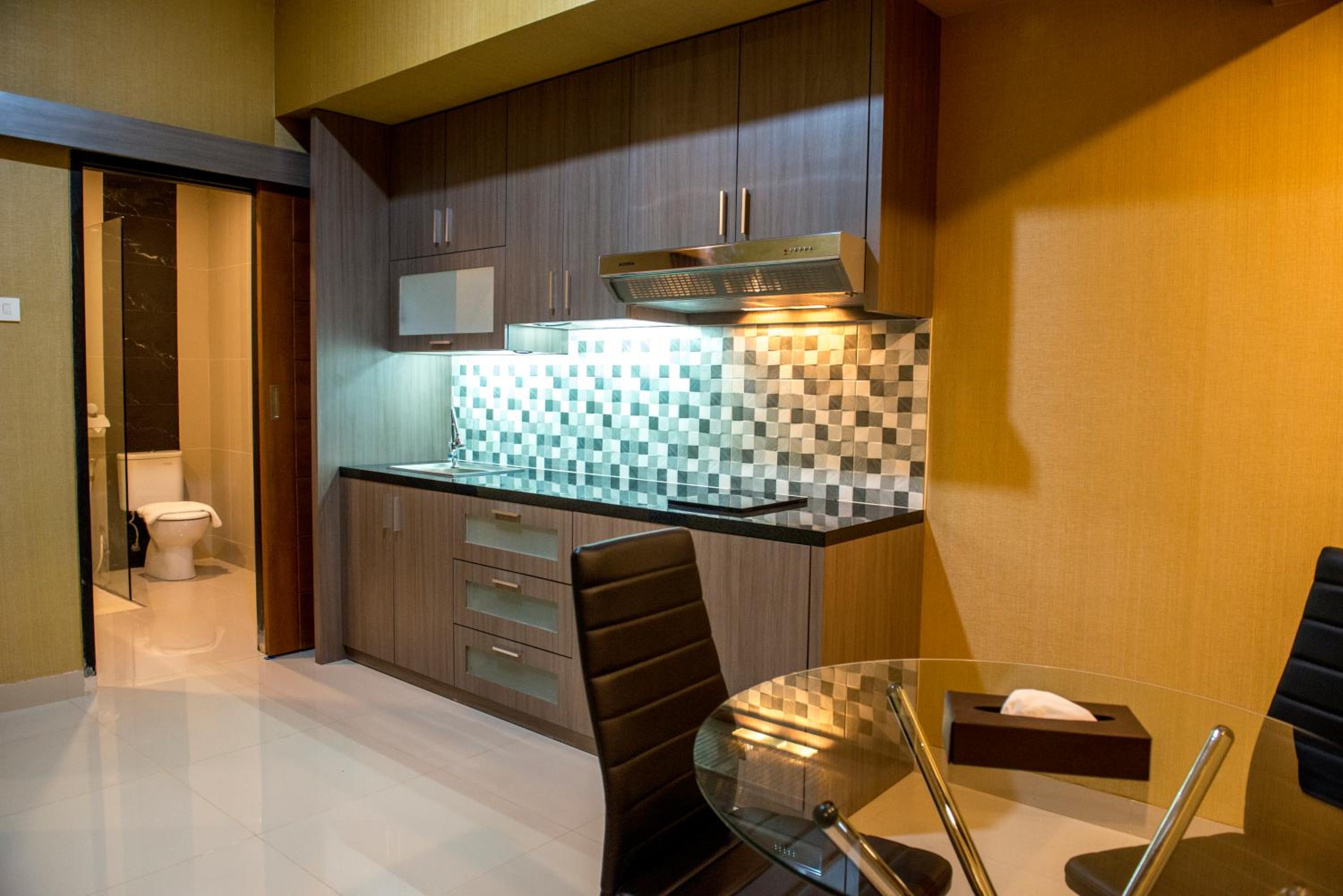 Deluxe King Room - Photo 4