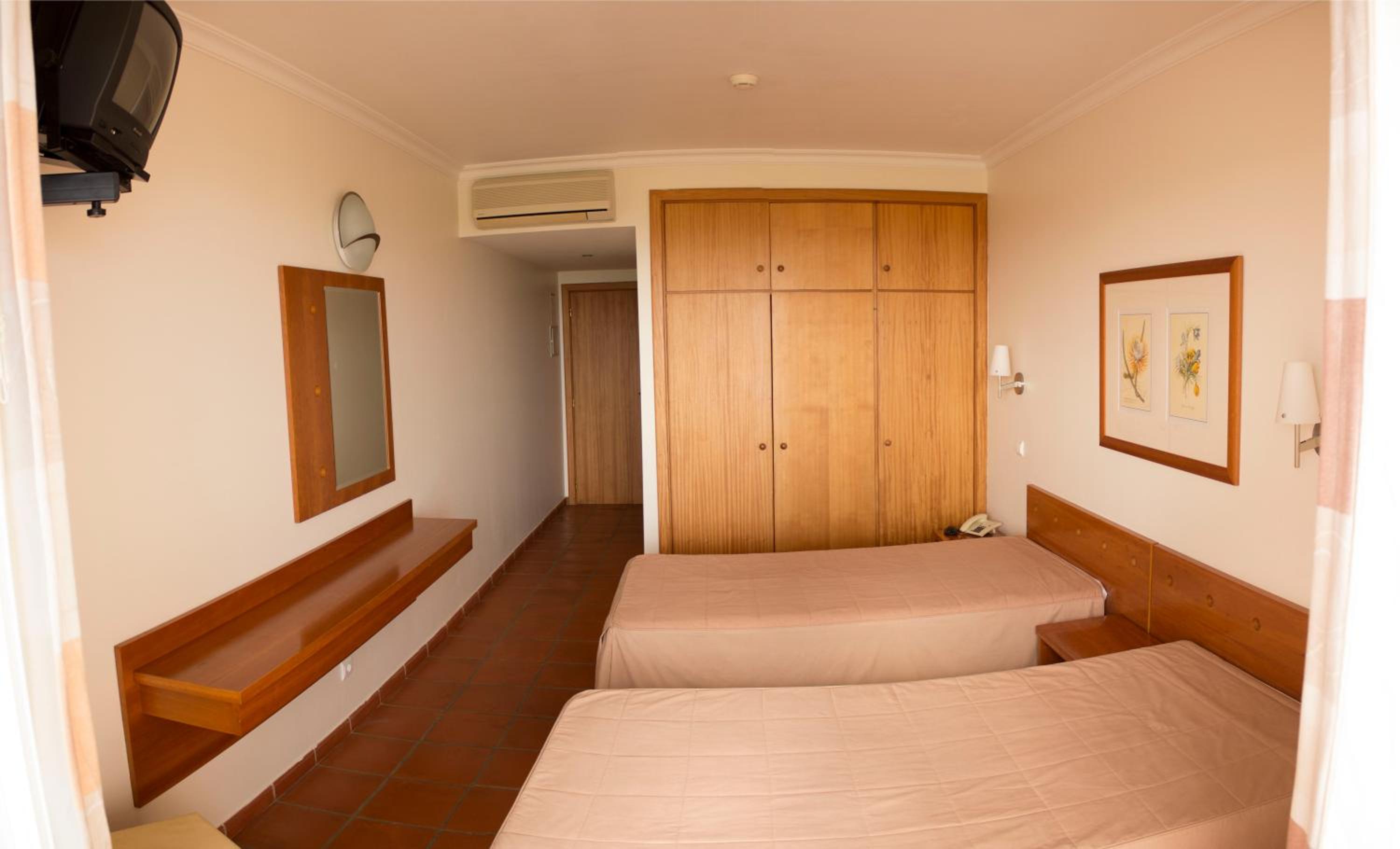 Single Room with Sea and Mountain View photo 3
