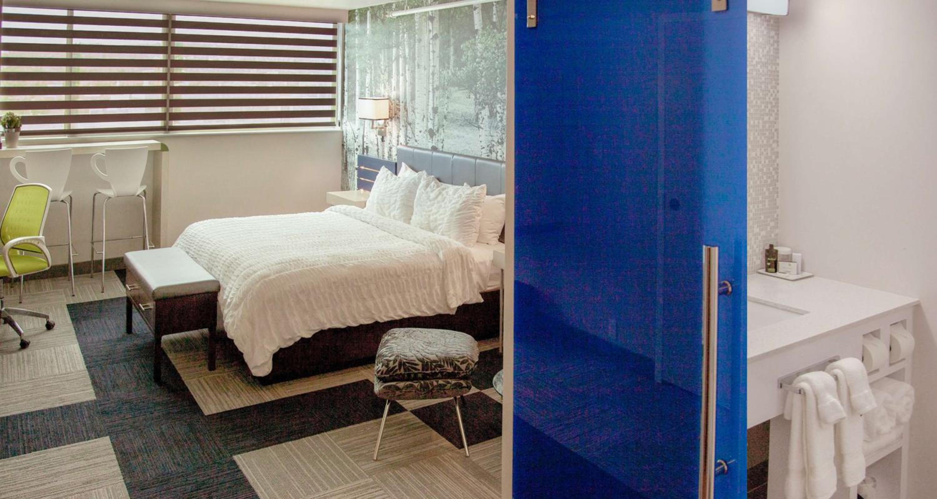 King Room with City View - Photo 2