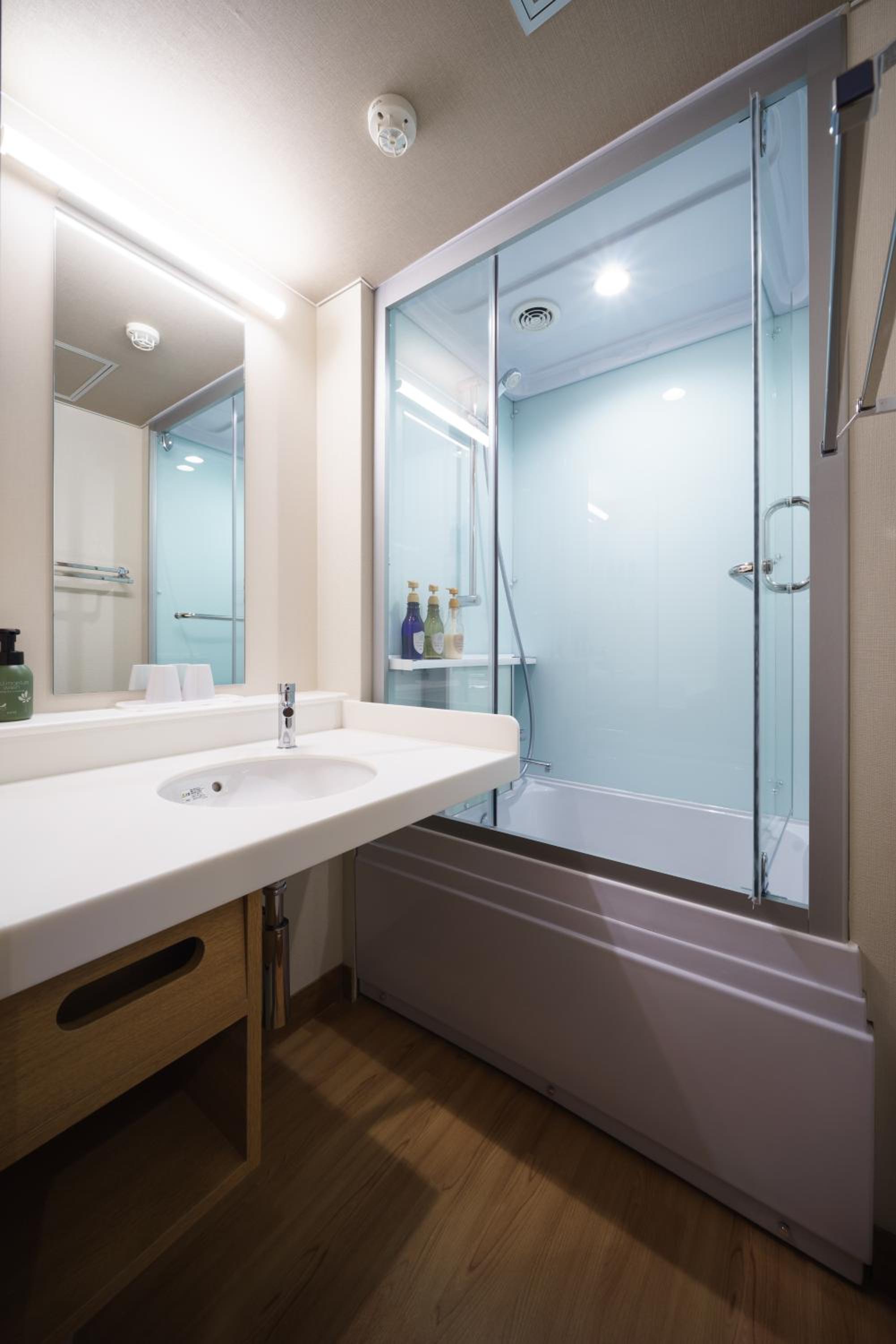 Twin Room with Shower photo 3