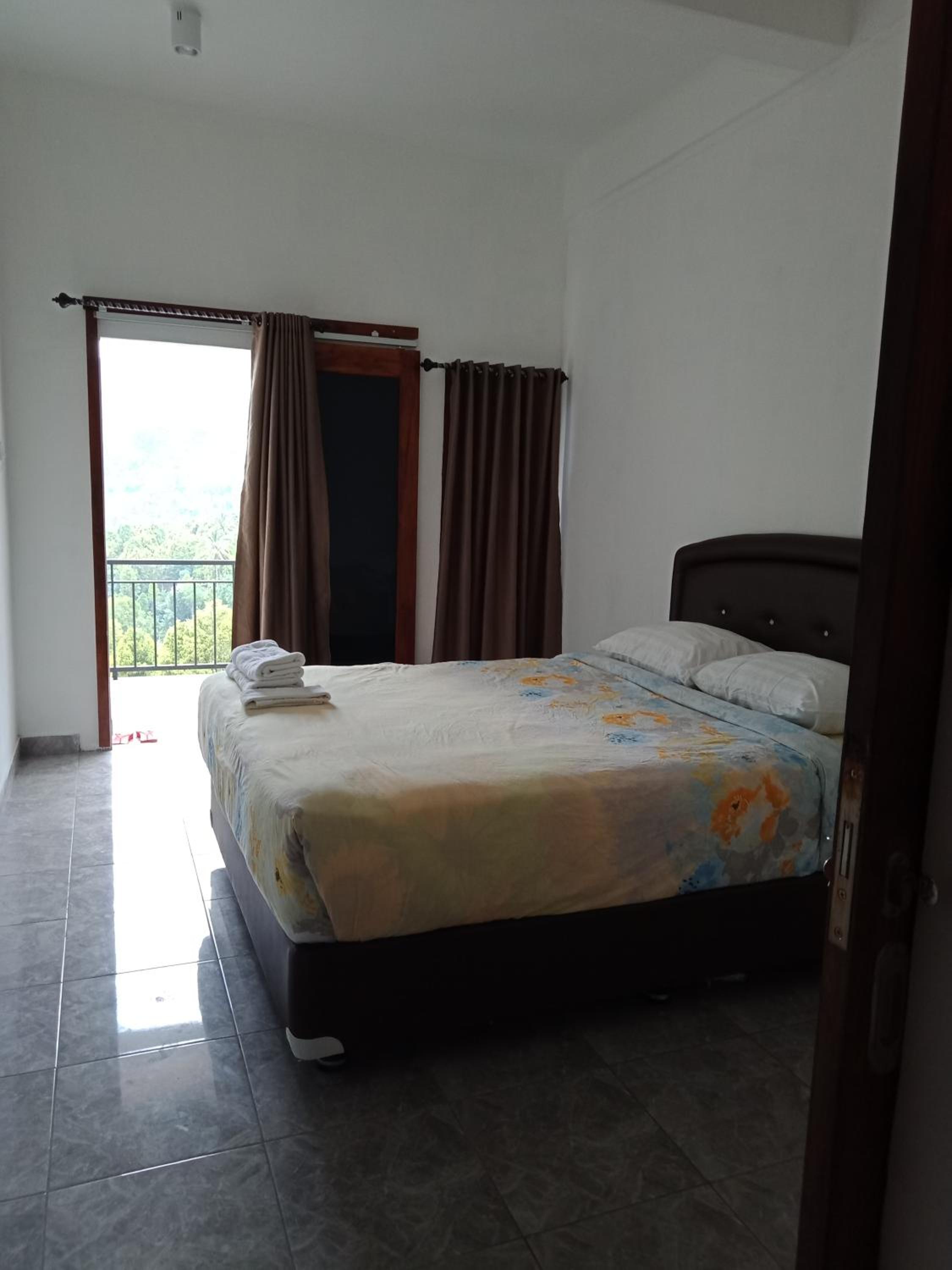 Standard Queen Room - Photo 1