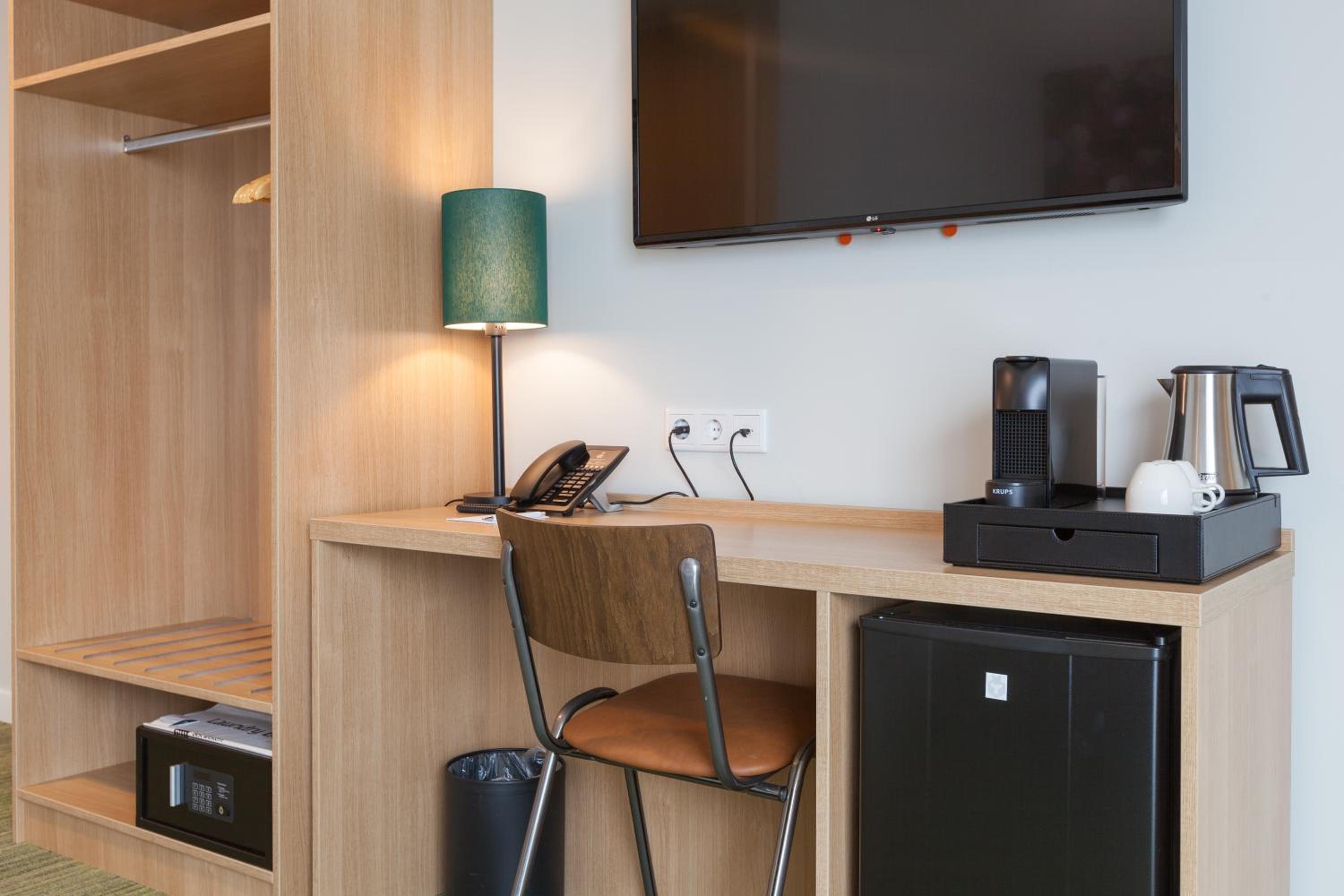 Superior Double Room - Non-Smoking - Photo 10