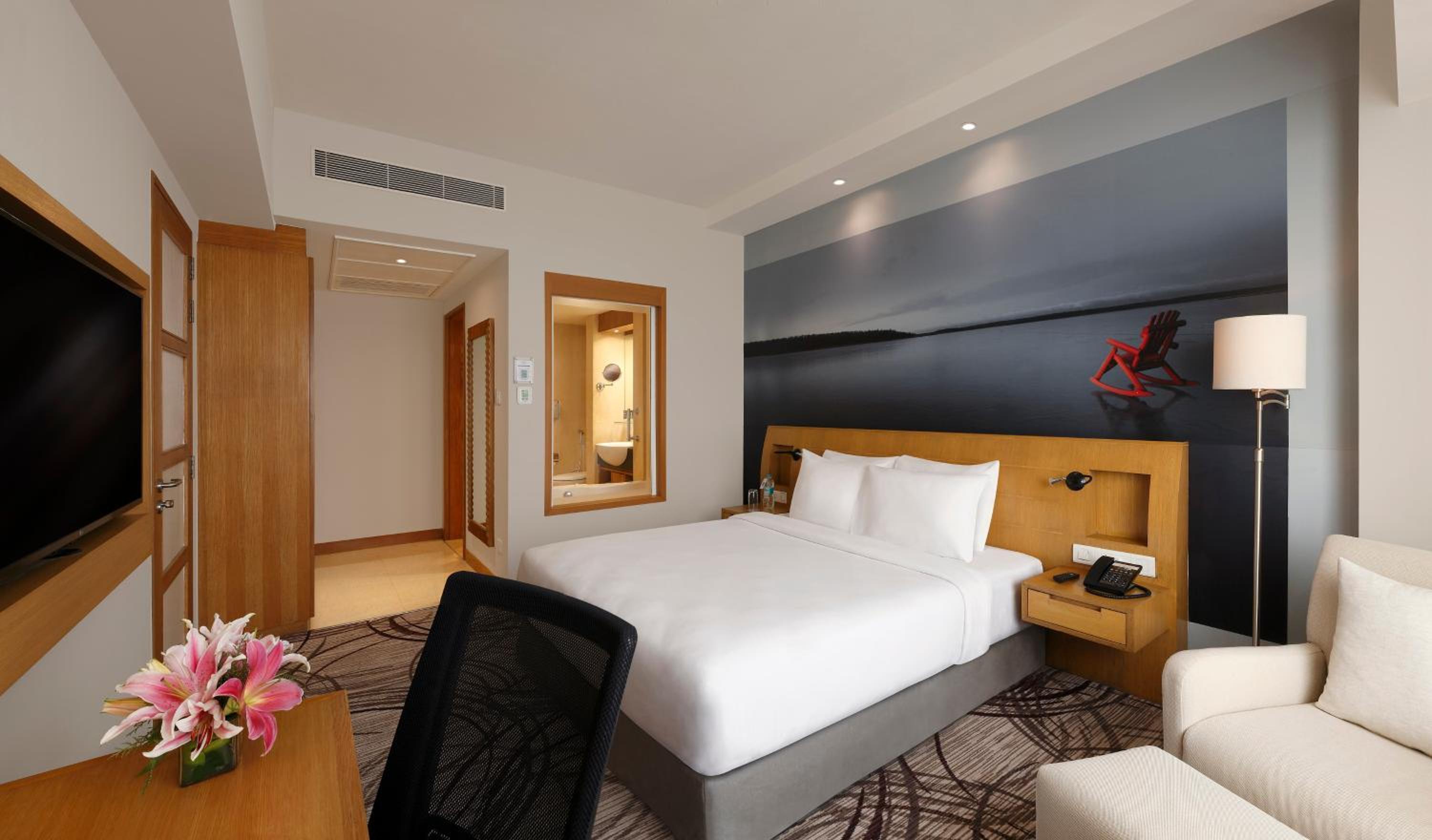 Superior 1 Queen Bed - Photo 4