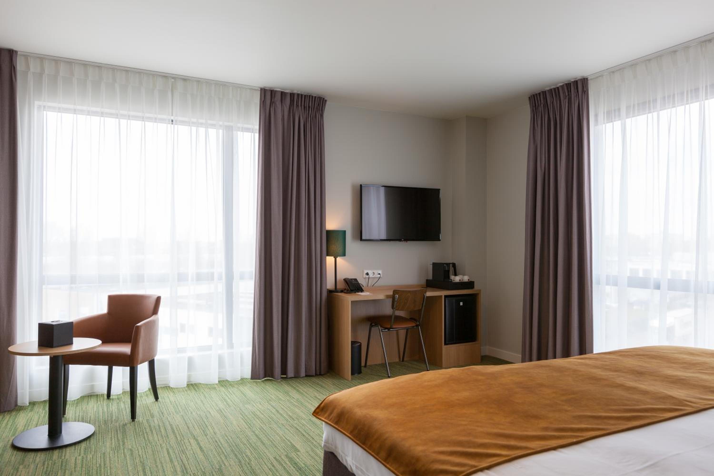 Junior Suite with Double Bed - Photo 4