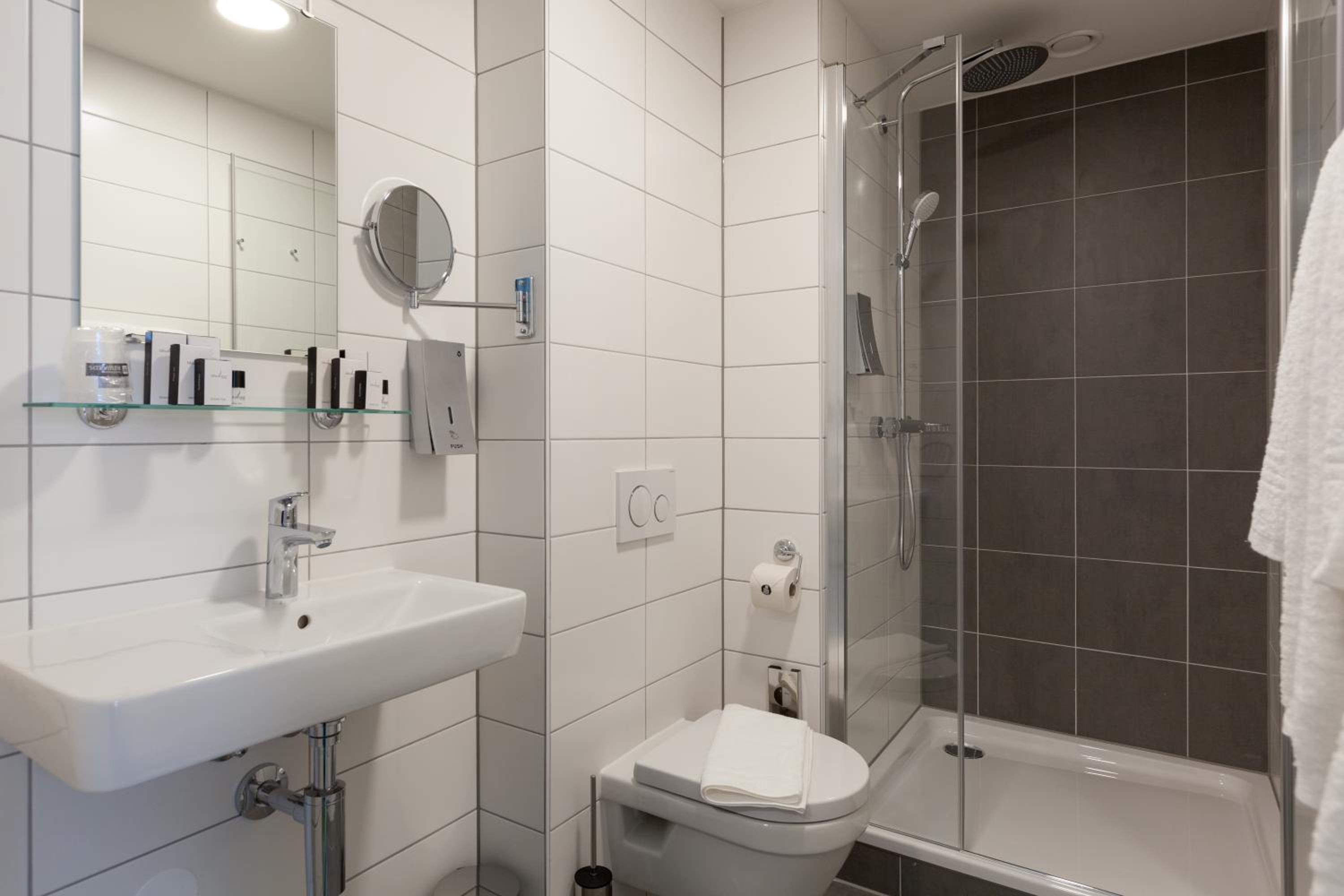 Comfort Twin Room - Non-Smoking - Photo 8