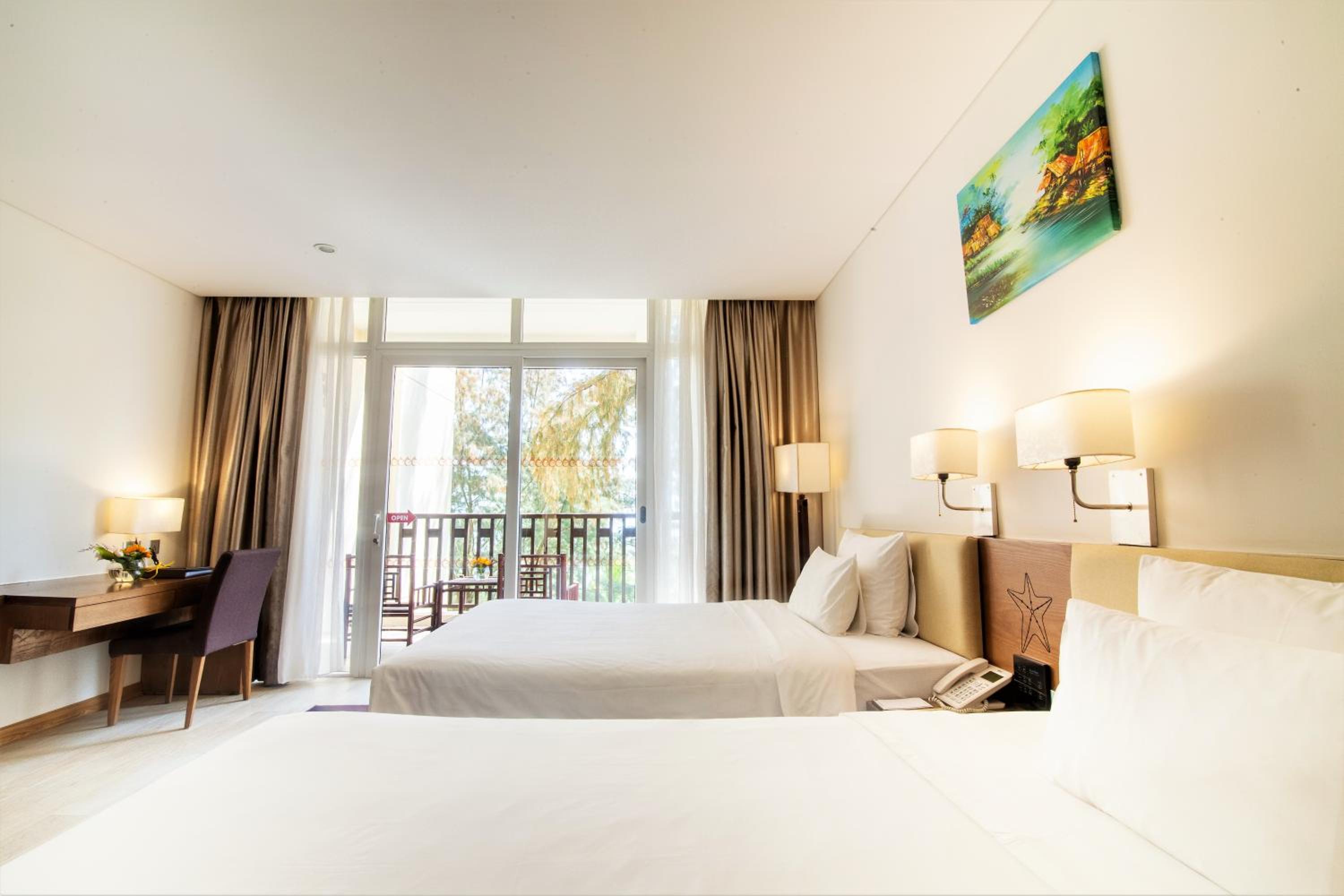 Premium Deluxe Twin Room with Balcony - Garden View - Photo 3