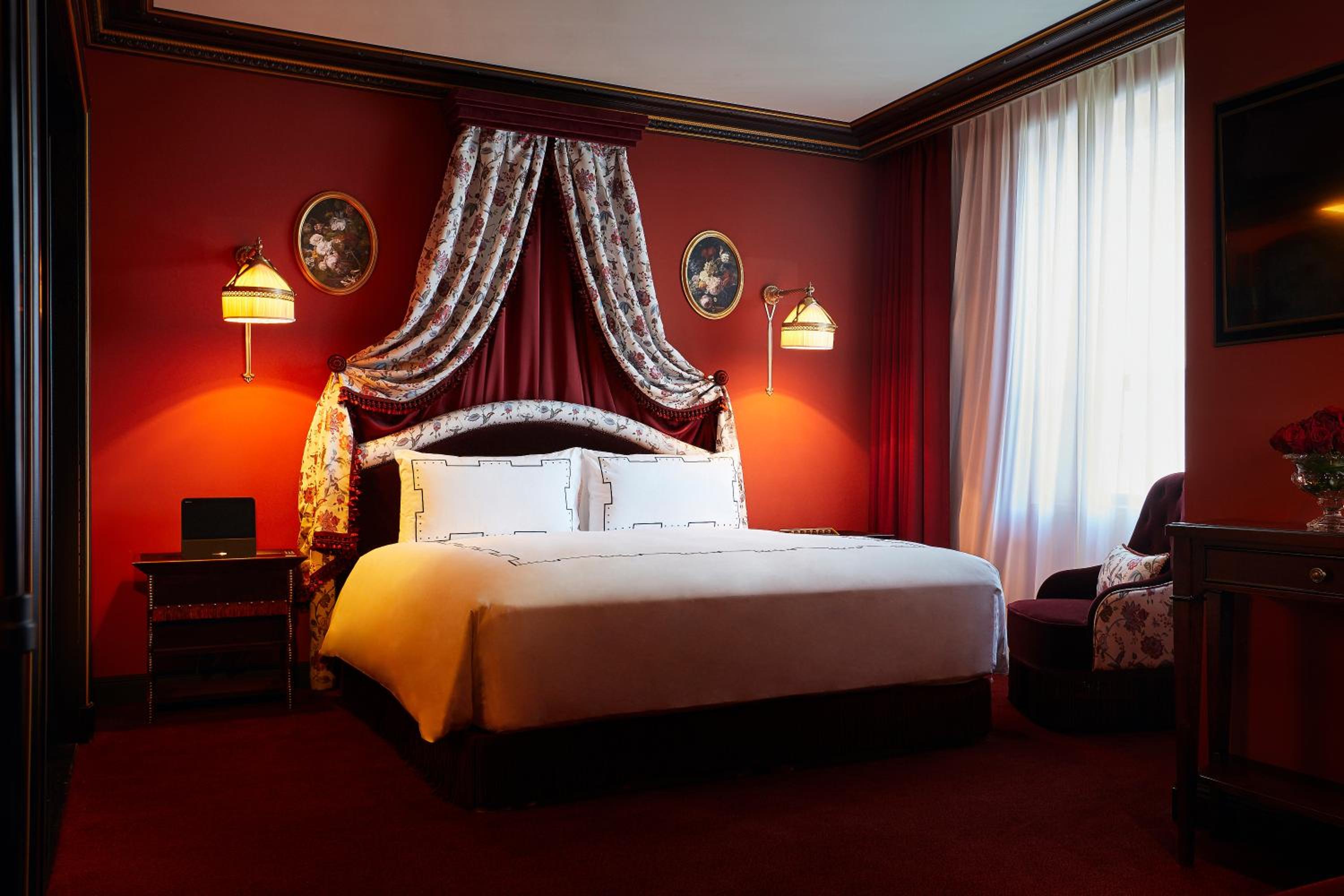 Secret Grand Deluxe King - Club Lounge Access Included