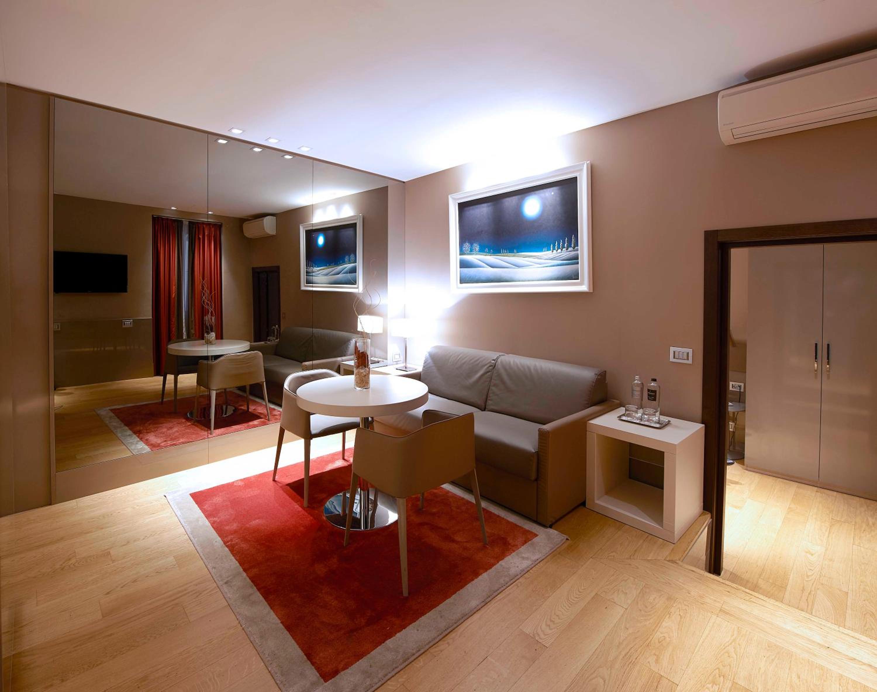 One-Bedroom Apartment - Annex