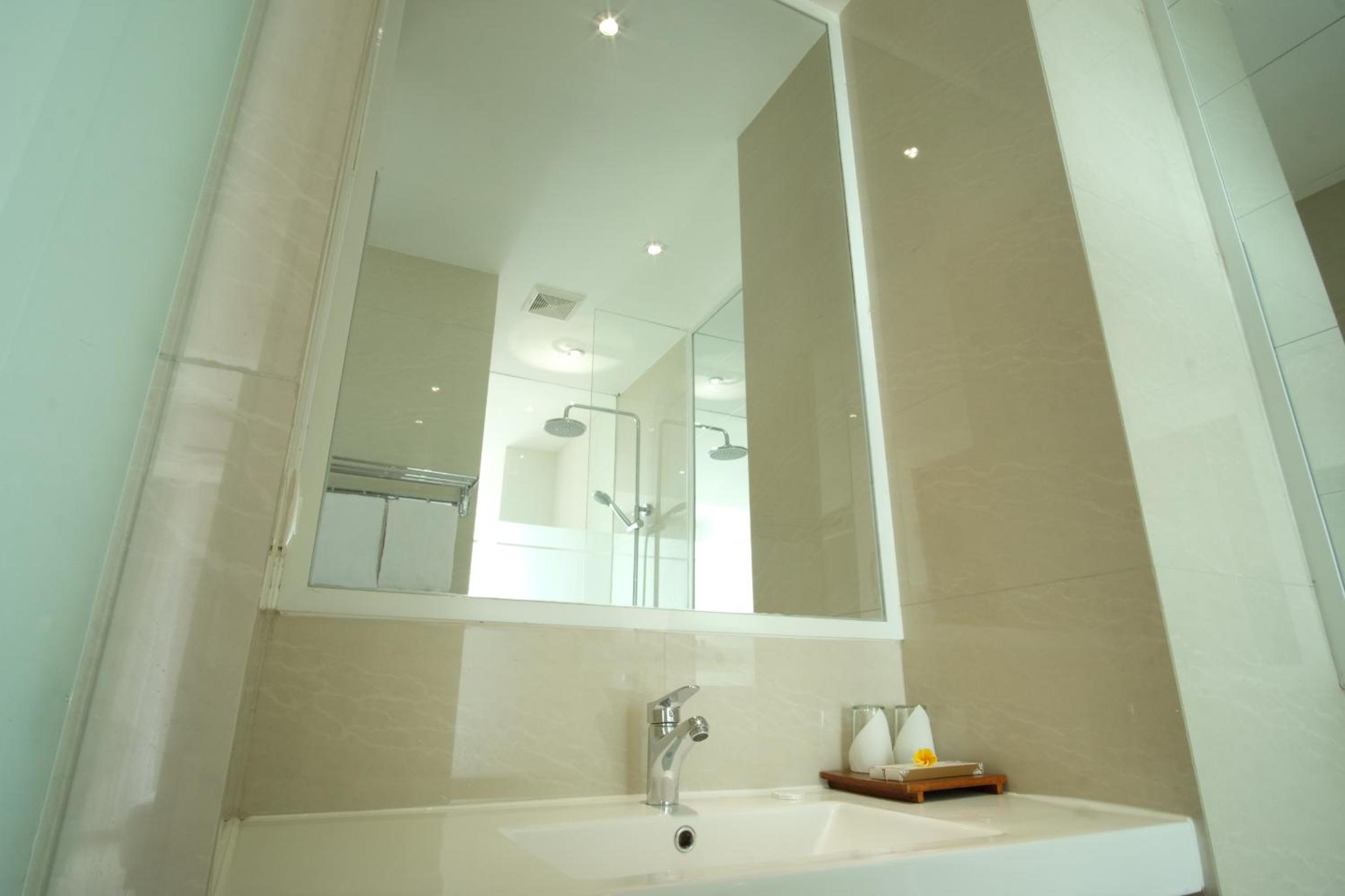 Superior Deluxe Double or Twin Room  photo 3