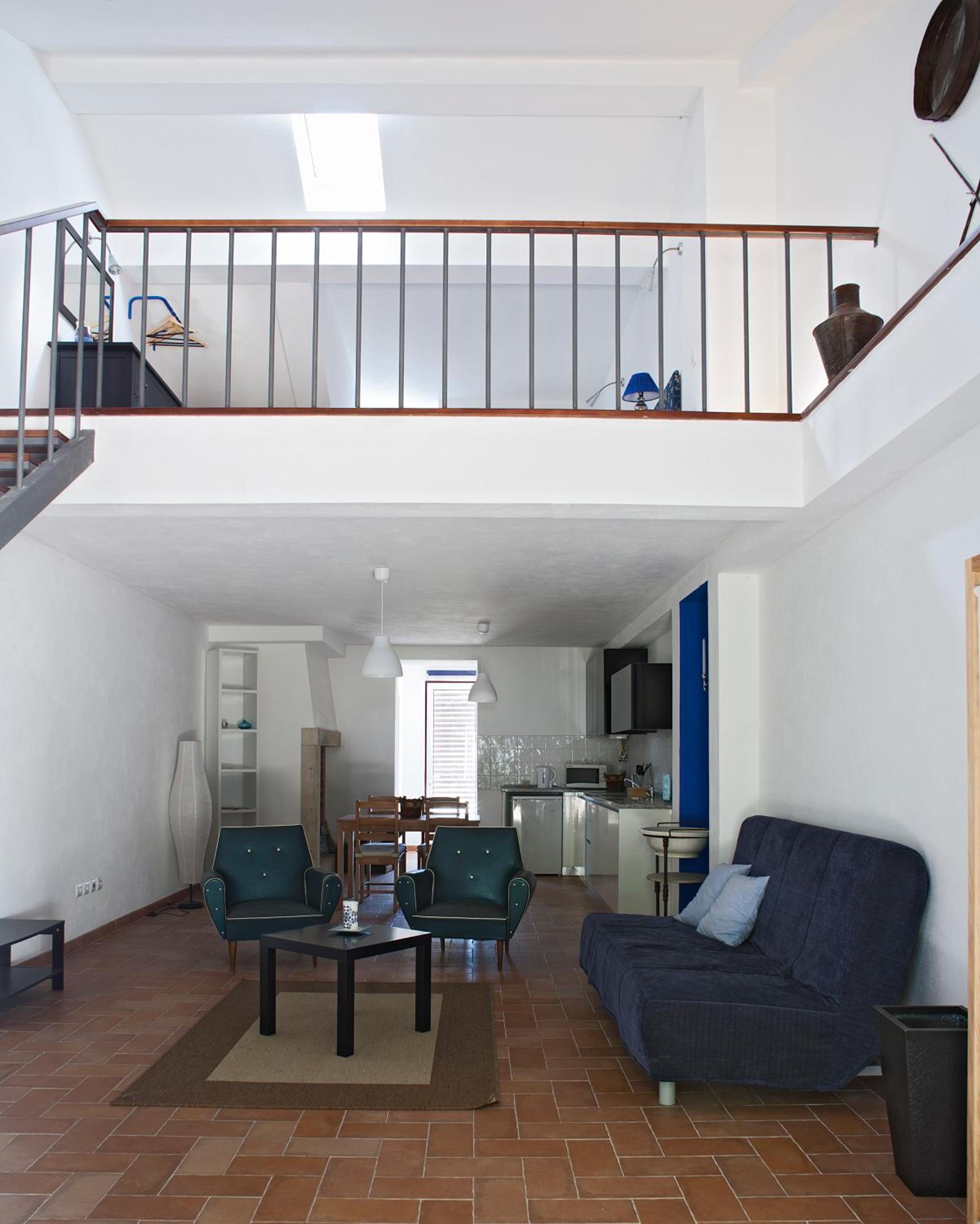 One-Bedroom Apartment photo 1