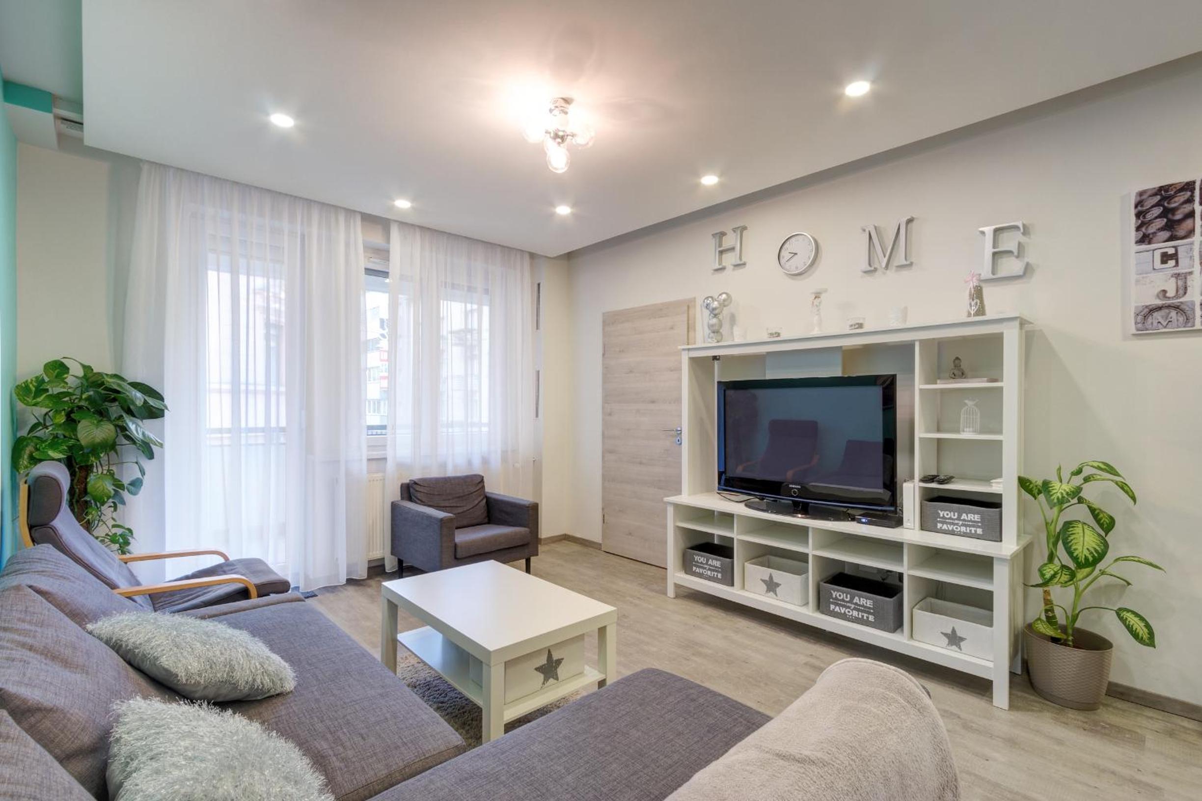 Deluxe Apartment