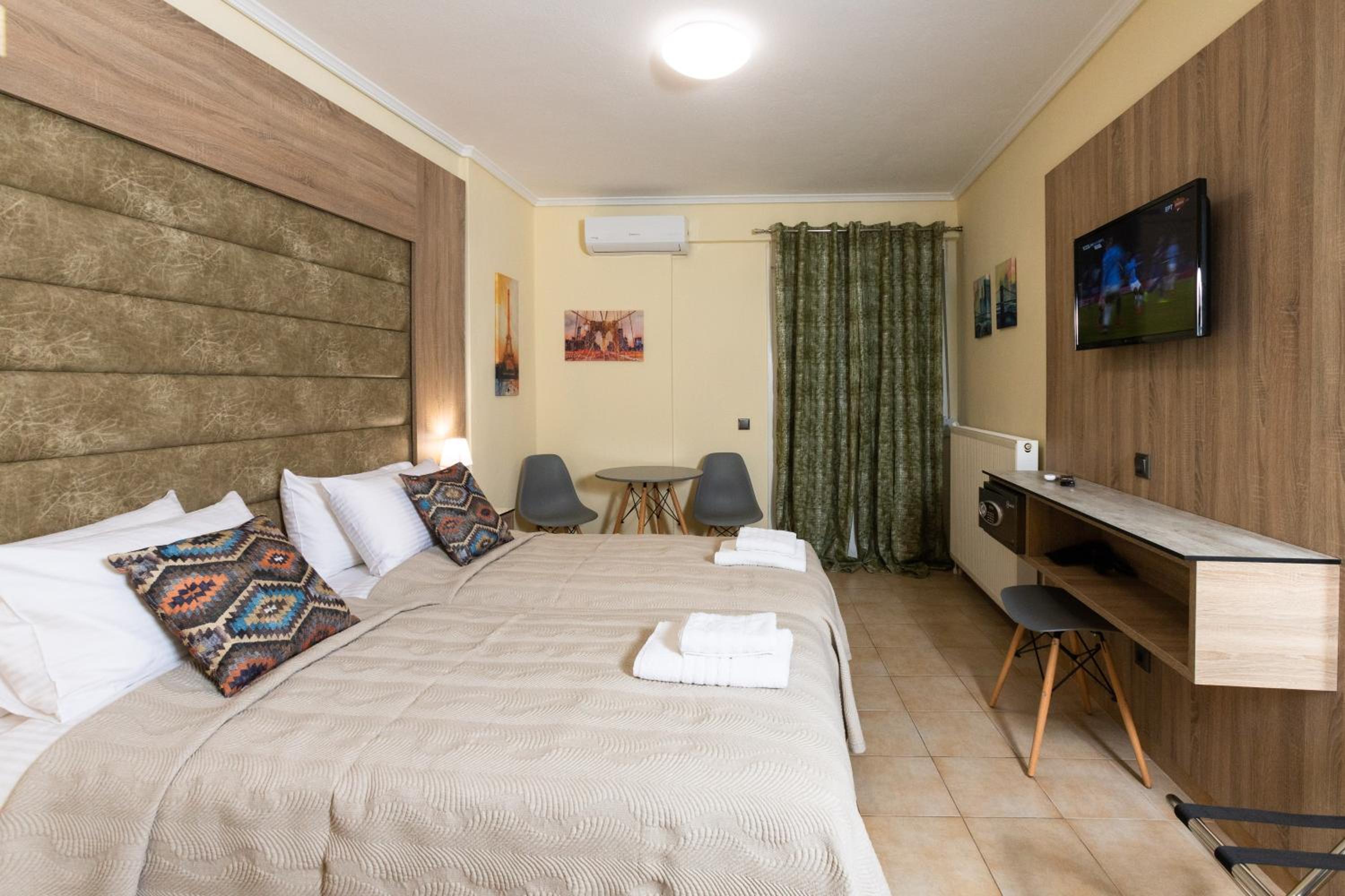 Double Room - Photo 12
