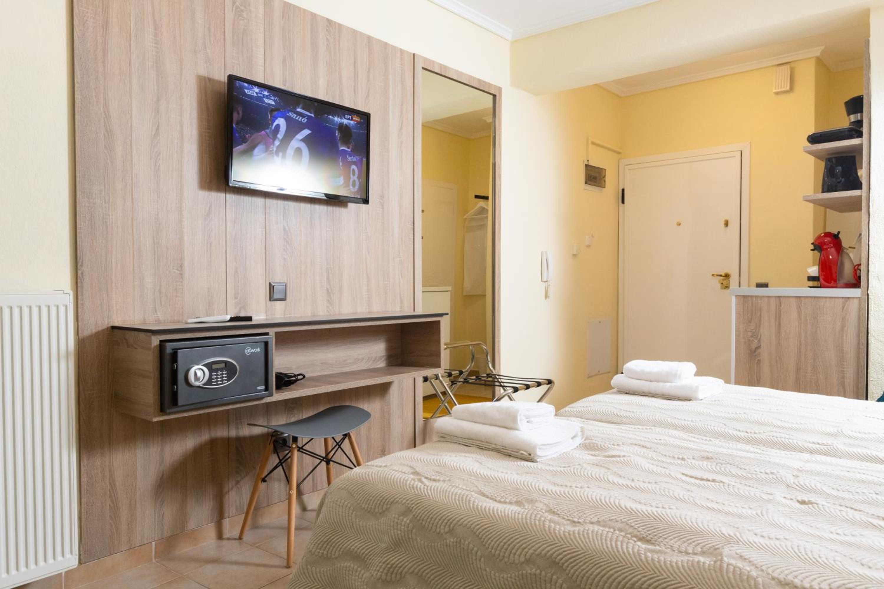 Double Room - Photo 14