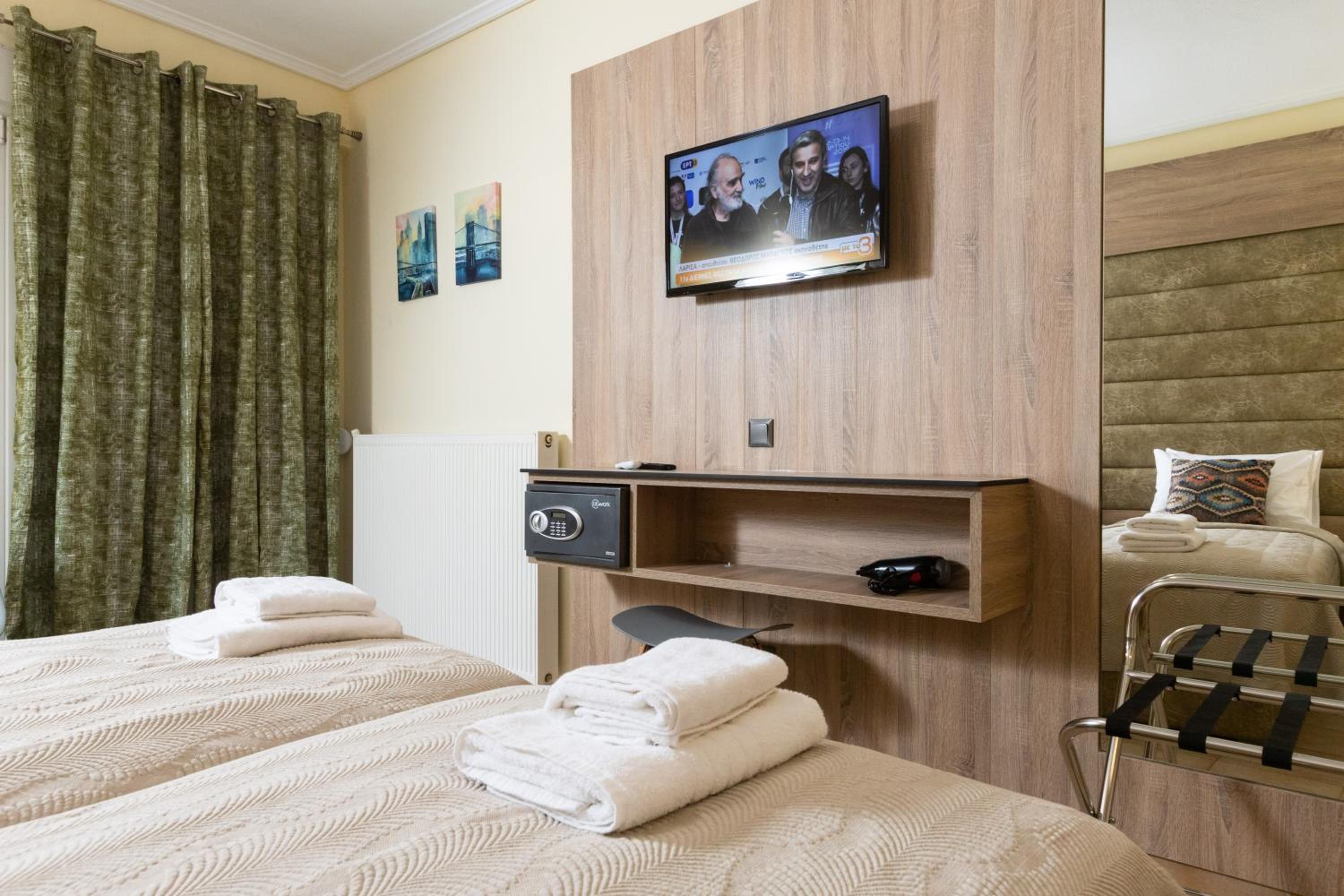 Double Room - Photo 13