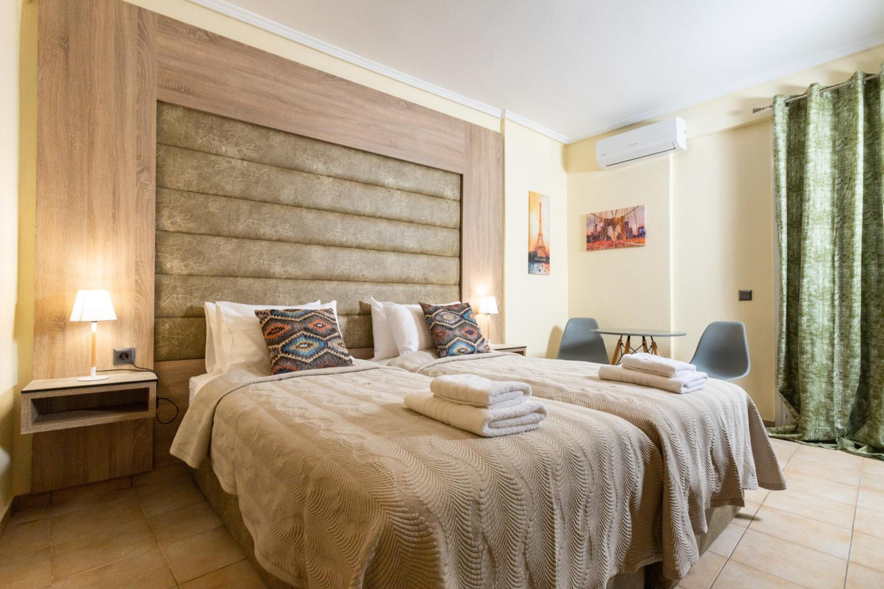 Double Room - Photo 15