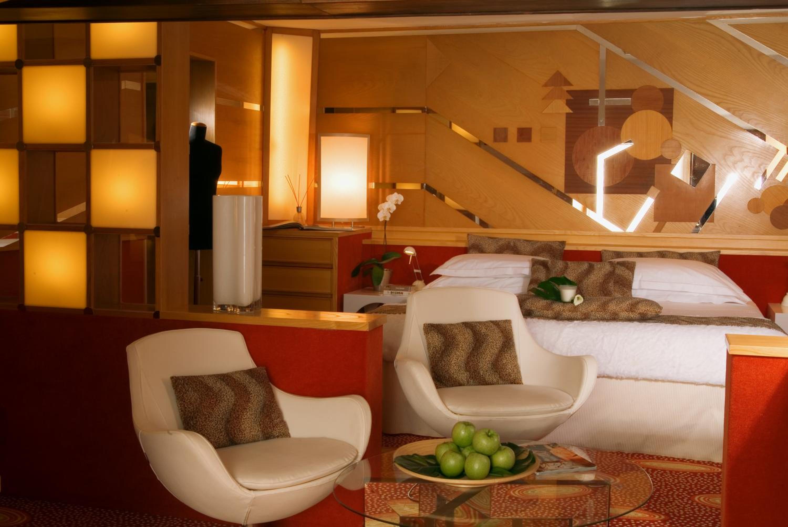 Junior Suite (Non Smoking)