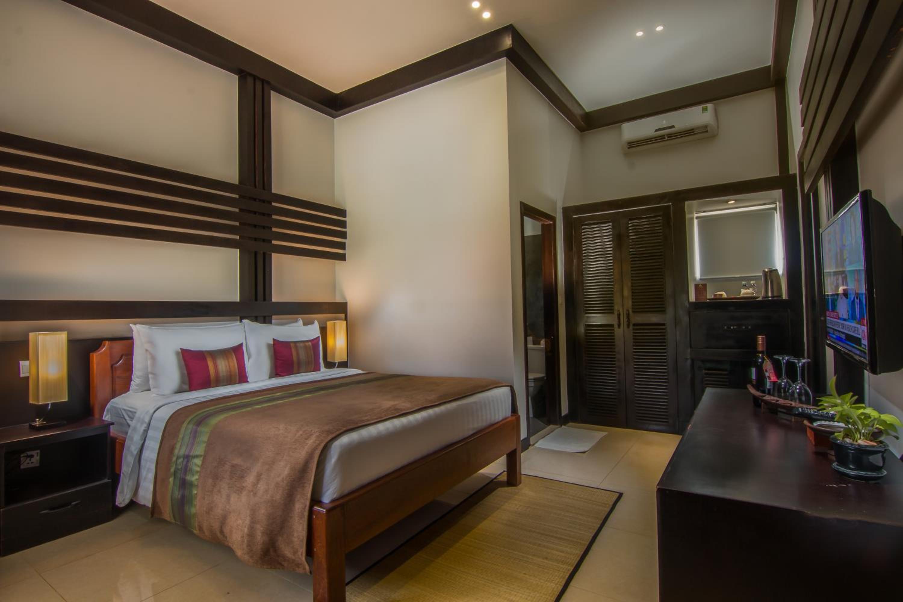 Deluxe Double Room with Balcony photo 1