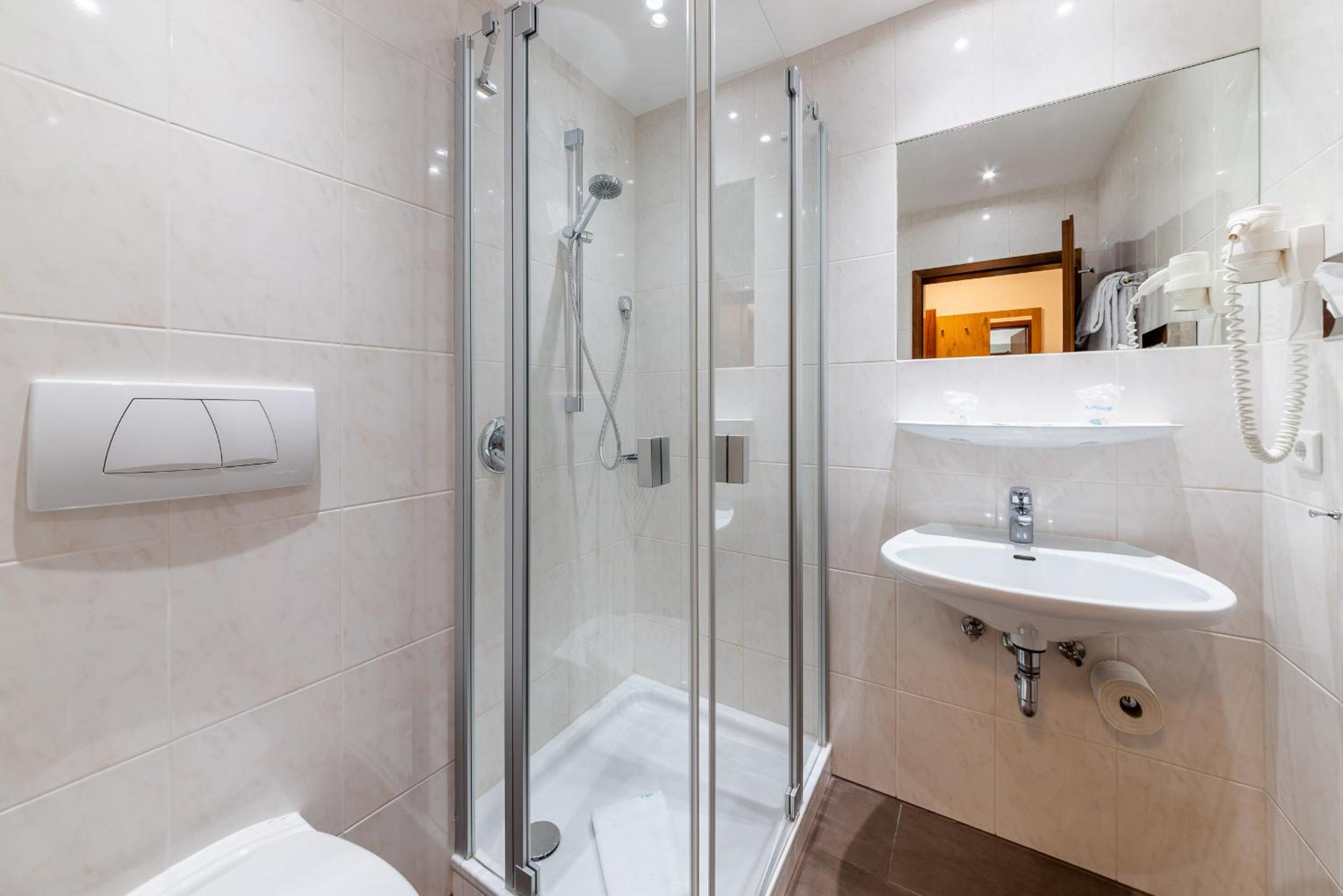 Superior Triple Room - Photo 11