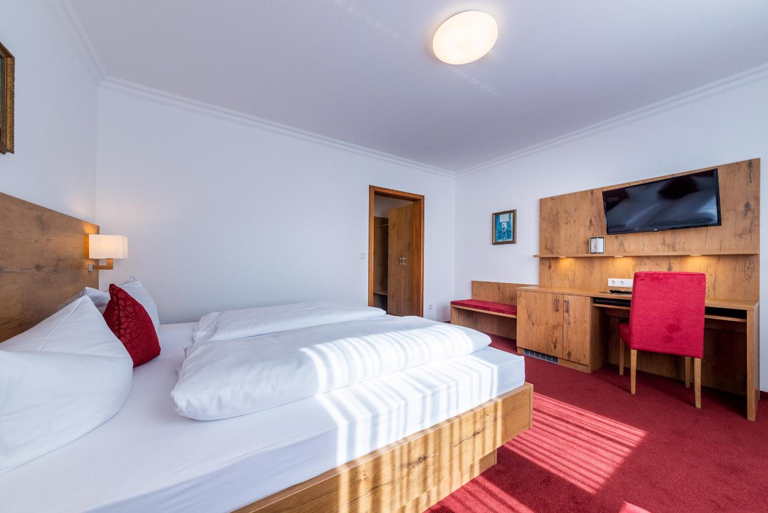 Superior Triple Room - Photo 13