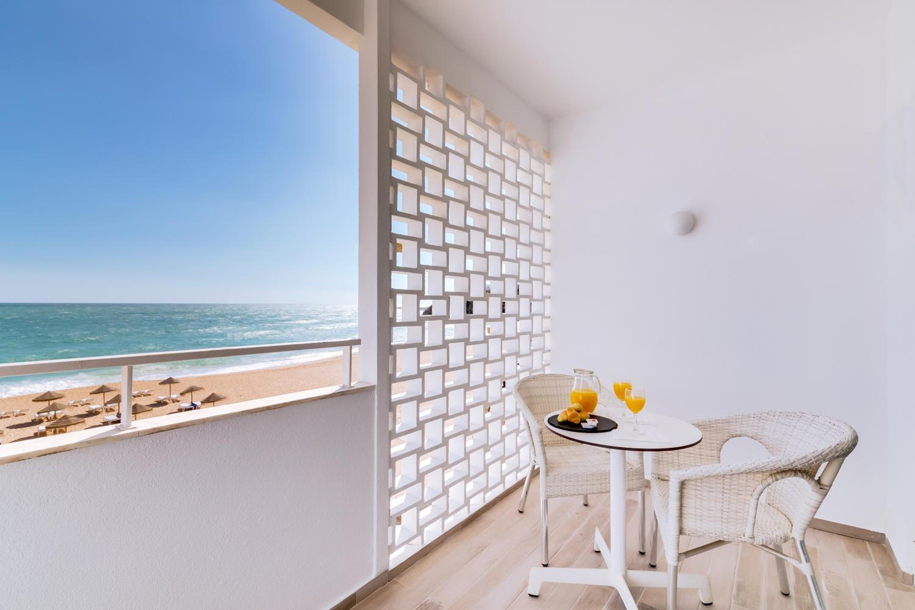 Single Room with Balcony and Sea View